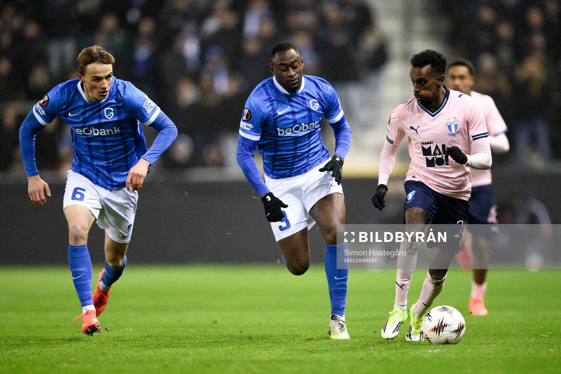 Sadick Mujaid and Matte Smets against Taha Ali of Malmö FF
