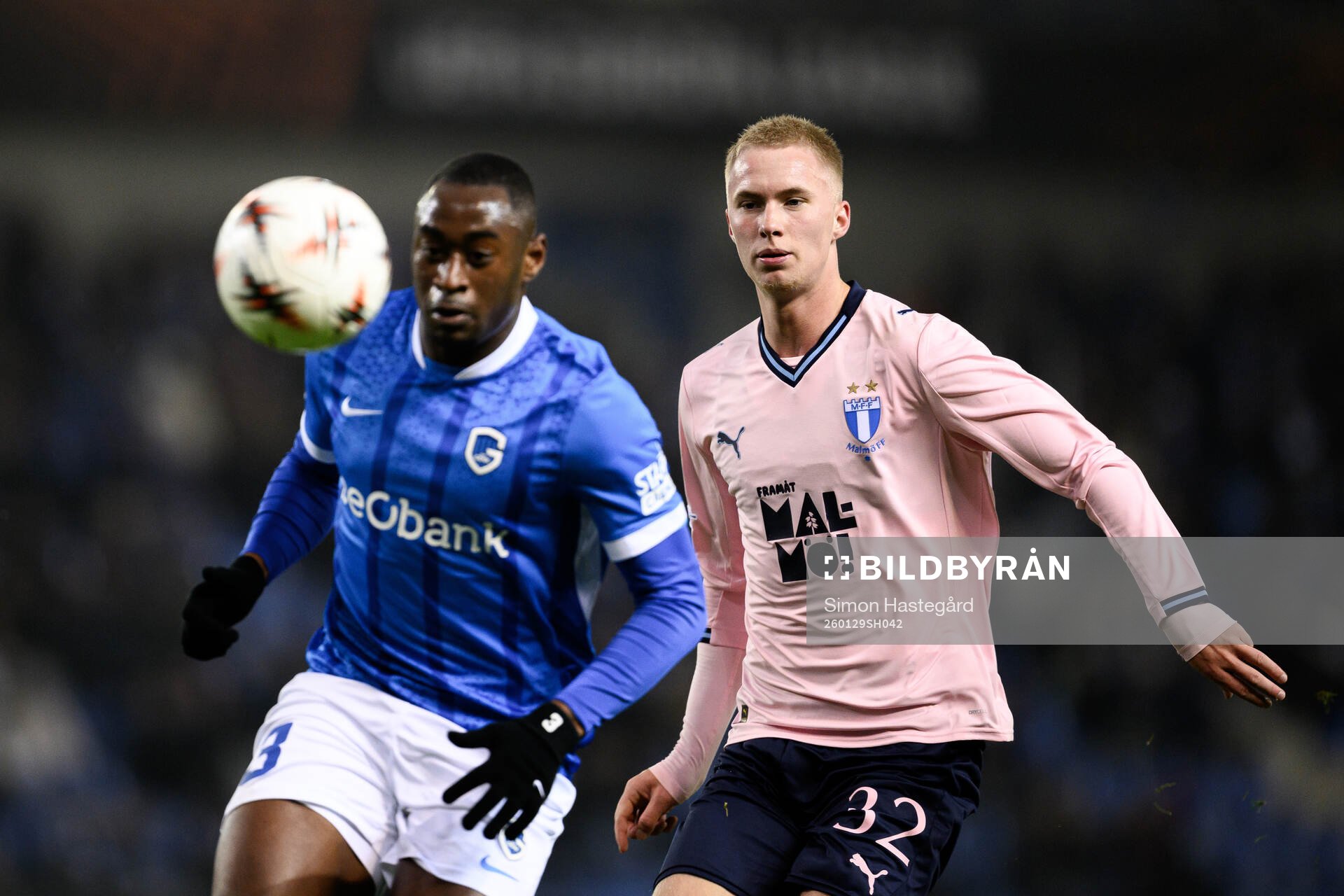 Sadick Mujaid of KRC Genk and Daniel Gudjohnsen of Malmö FF
