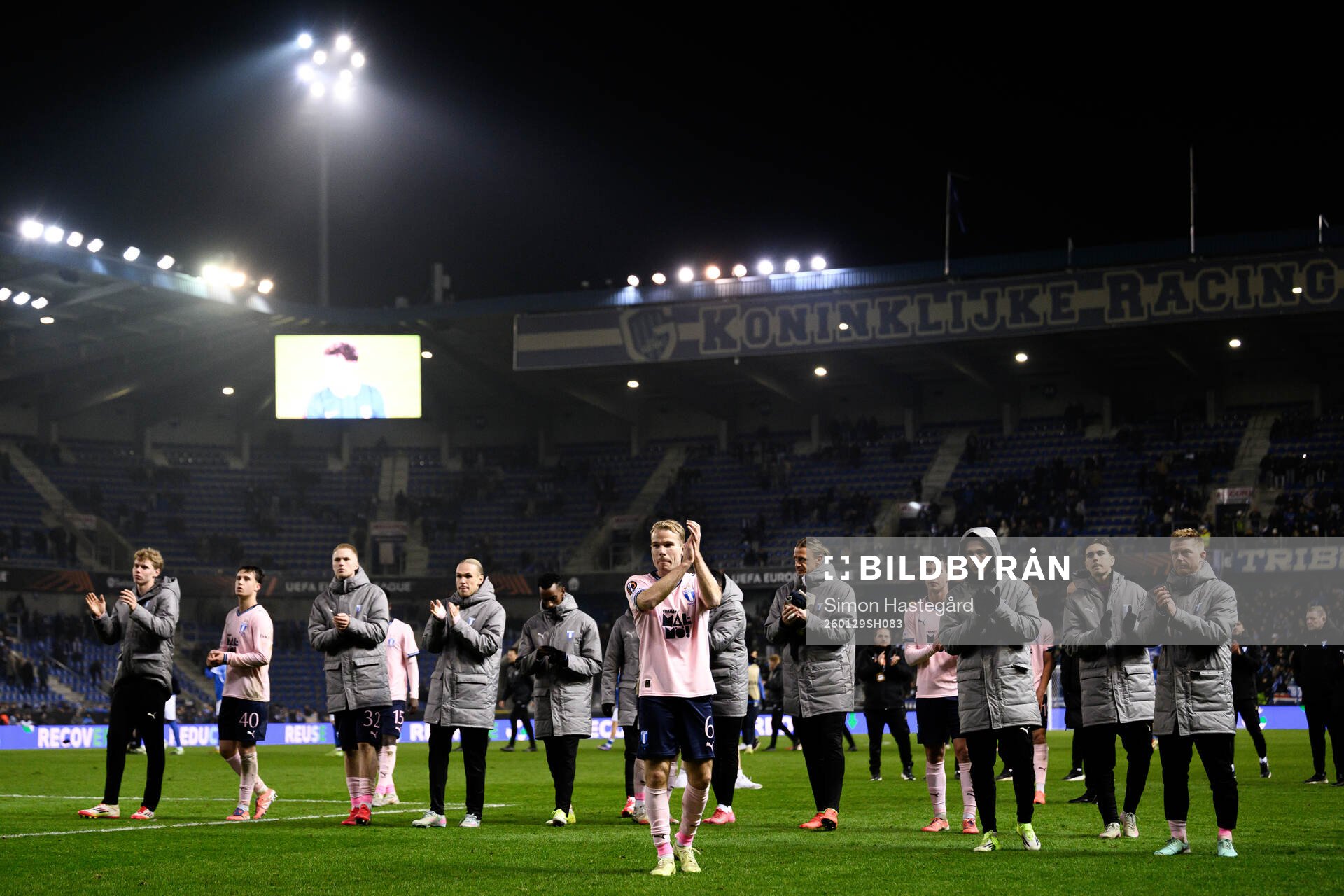 Oscar Lewicki and players of Malmö FF