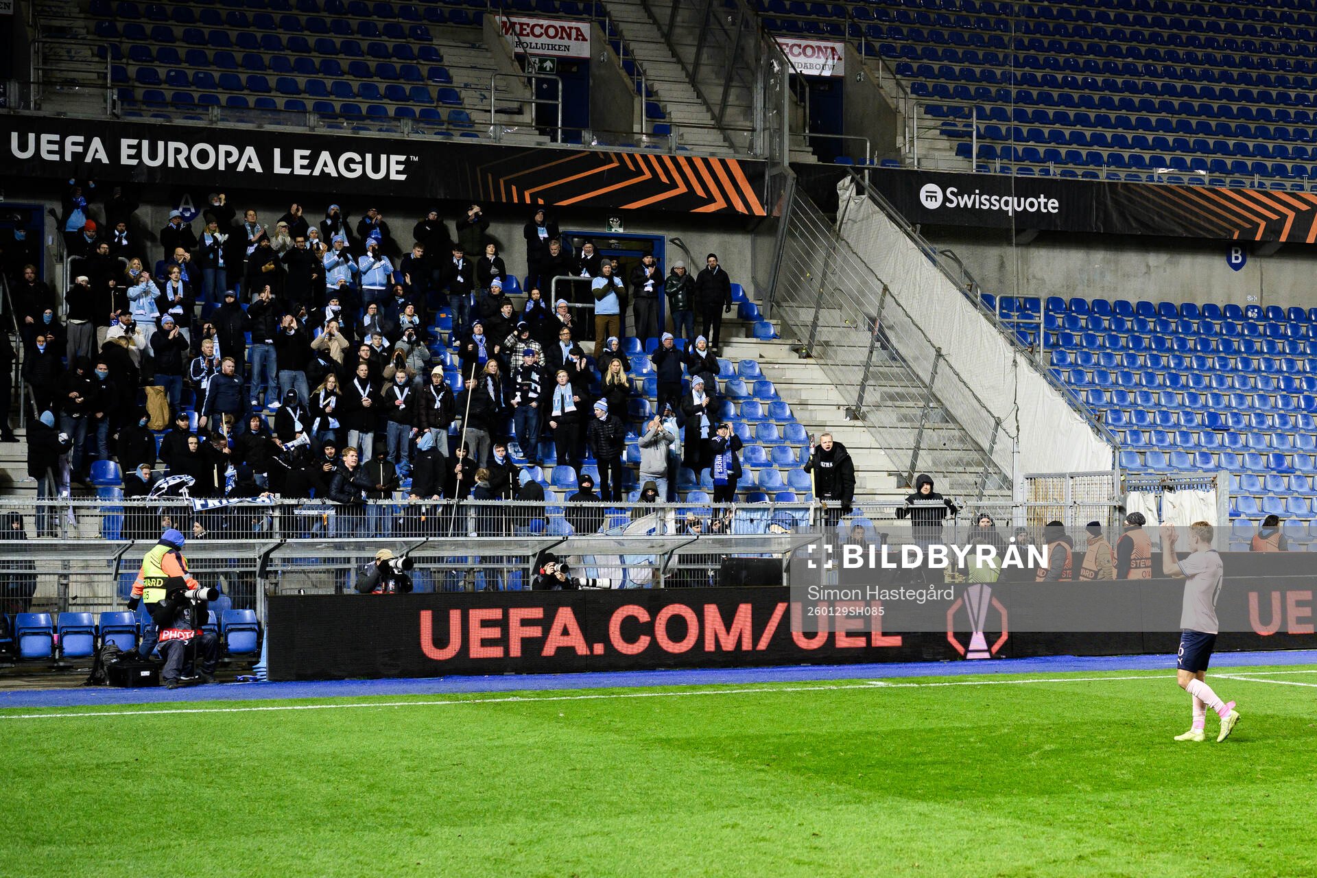 Oscar Lewicki and fans of Malmö FF