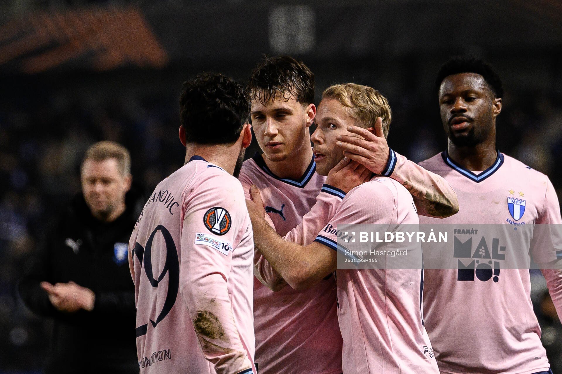 Kenan Busuladzic and Oscar Lewicki of Malmö FF
