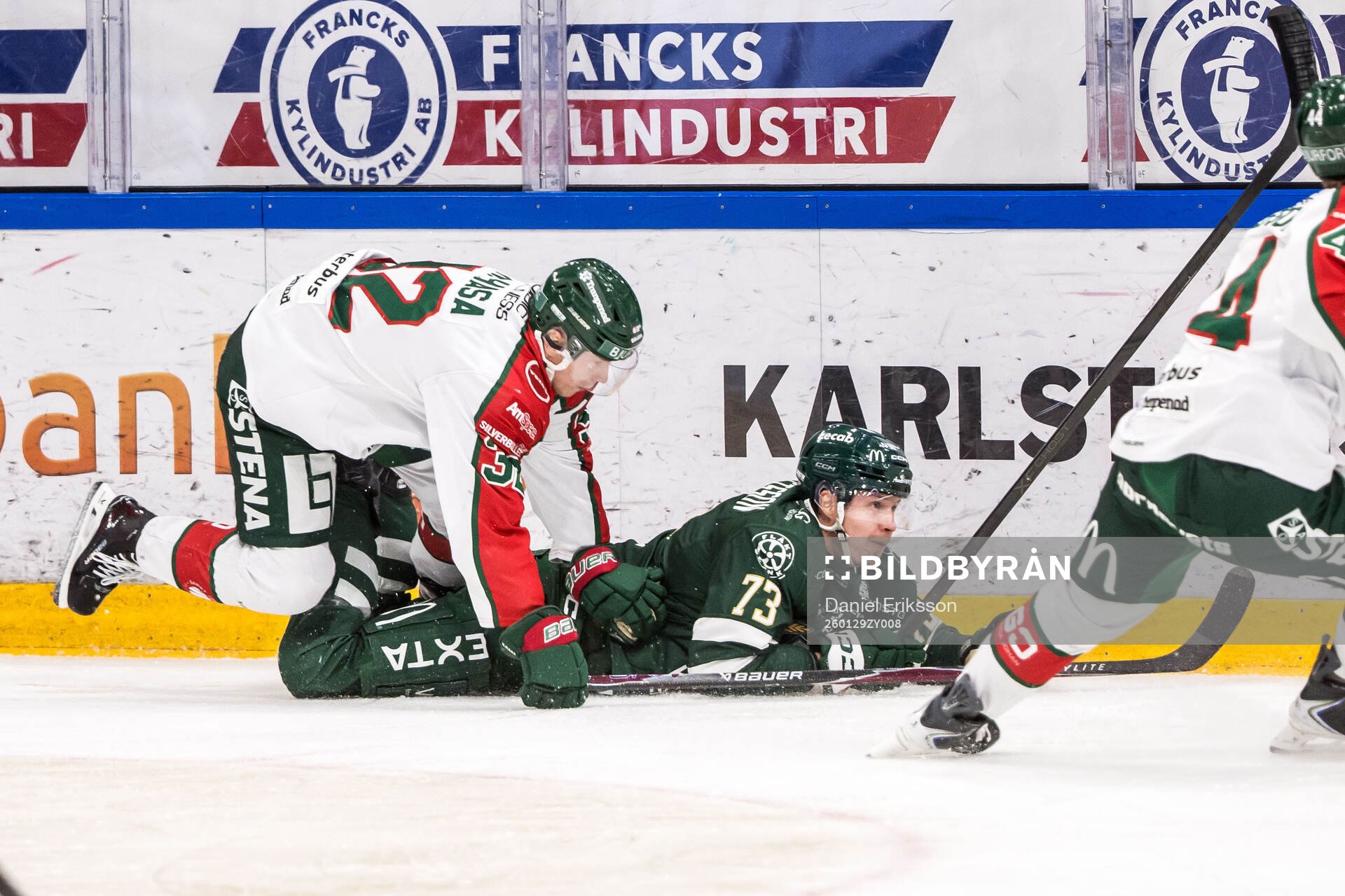 Frölundas Noah Hasa och Färjestads Adam Ollas Mattsson