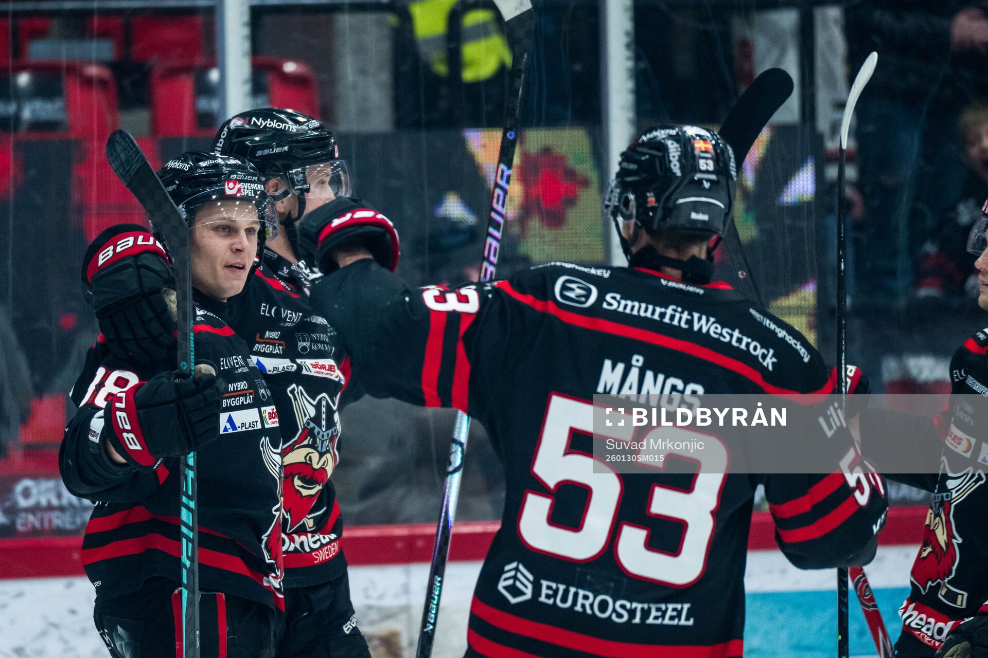 Nybros Tim Lindfors jublar