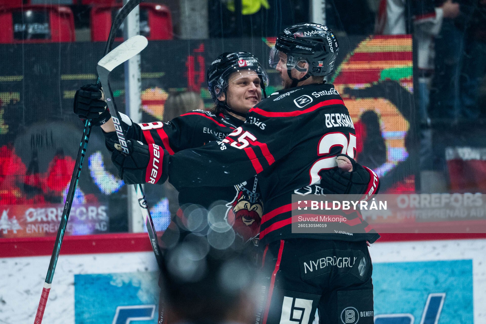 Nybros Tim Lindfors jublar
