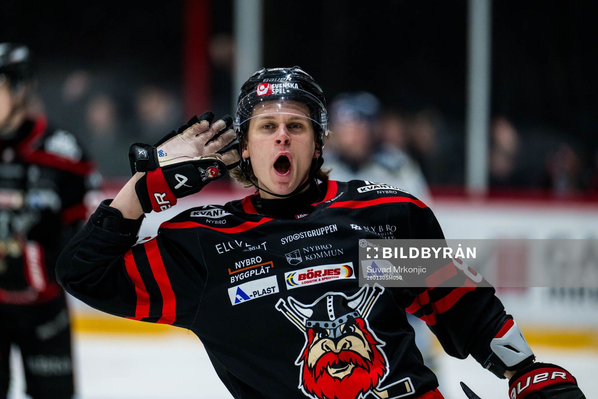 Nybros Tim Lindfors jublar