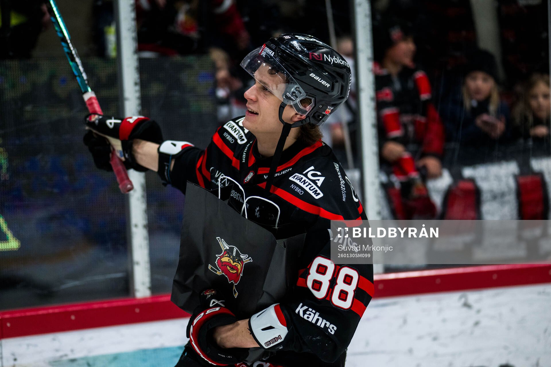 Nybros Tim Lindfors jublar