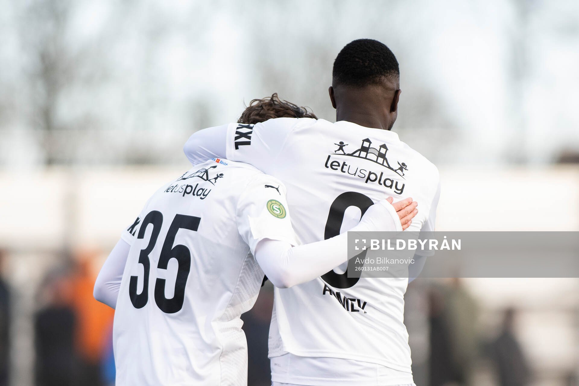 Helsingborgs Lucas Landgren Persson och Adam Akimey jublar