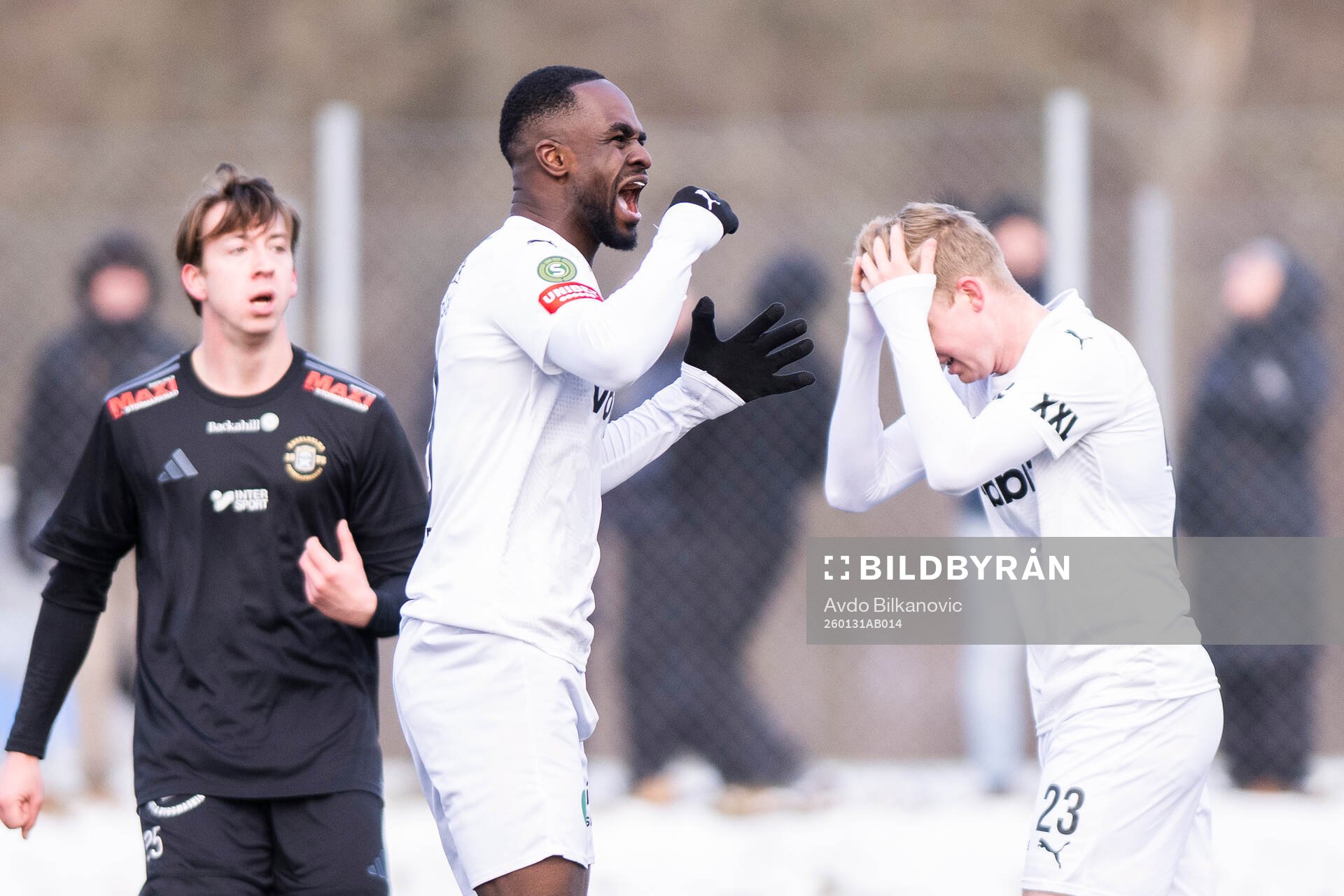 Helsingborgs Adam Akimey deppar