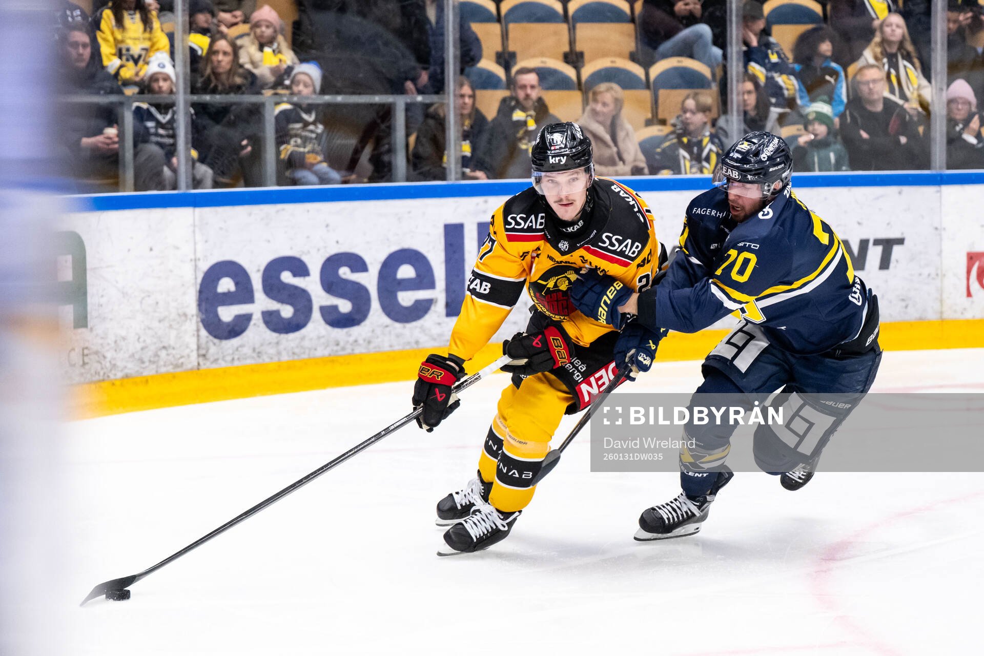 Luleås Oskari Laaksonen och HV71s Oskar Stål-Lyrenäs