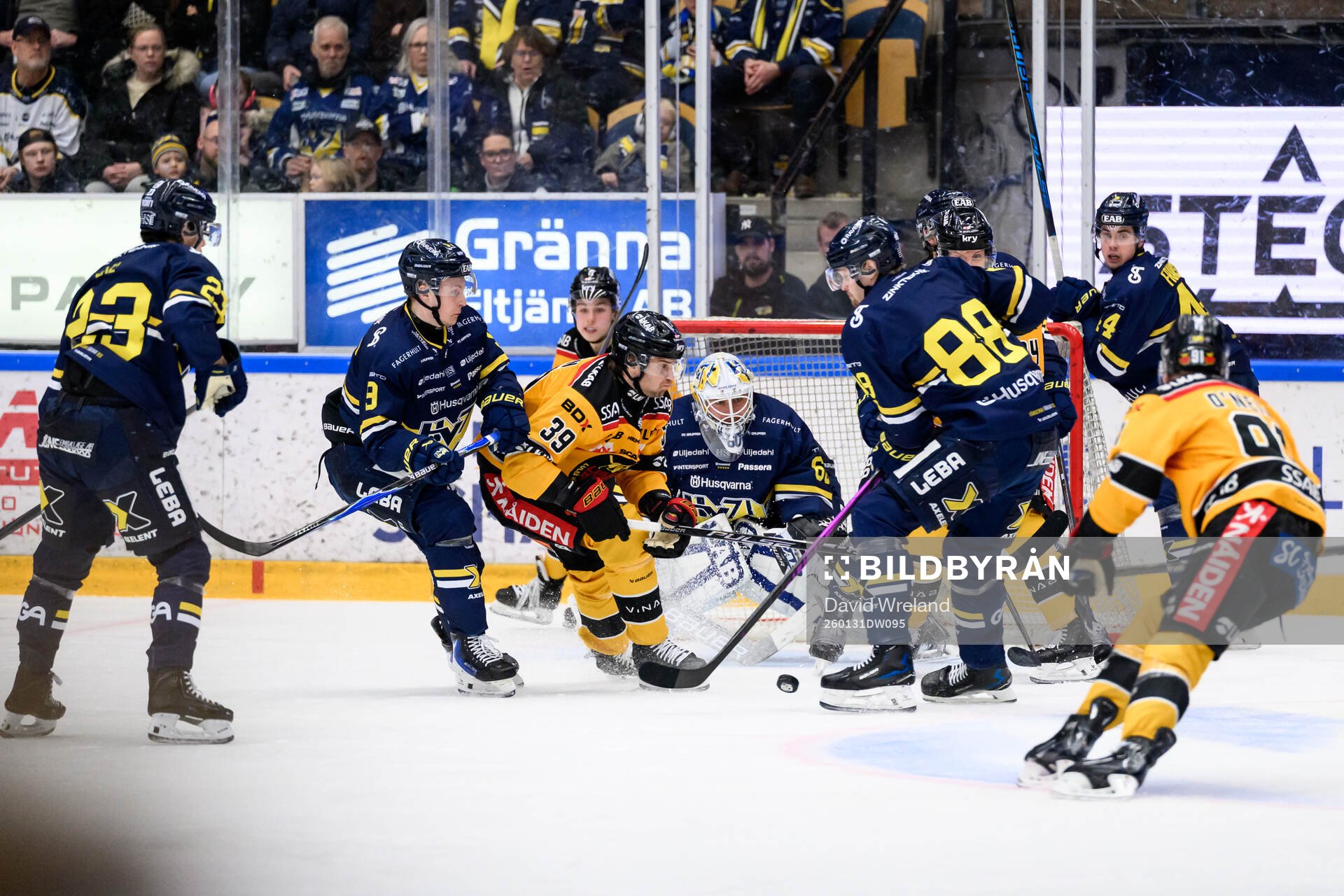 HV71s Hugo Pettersson, Hampus Karlsson och Luleås Pontus