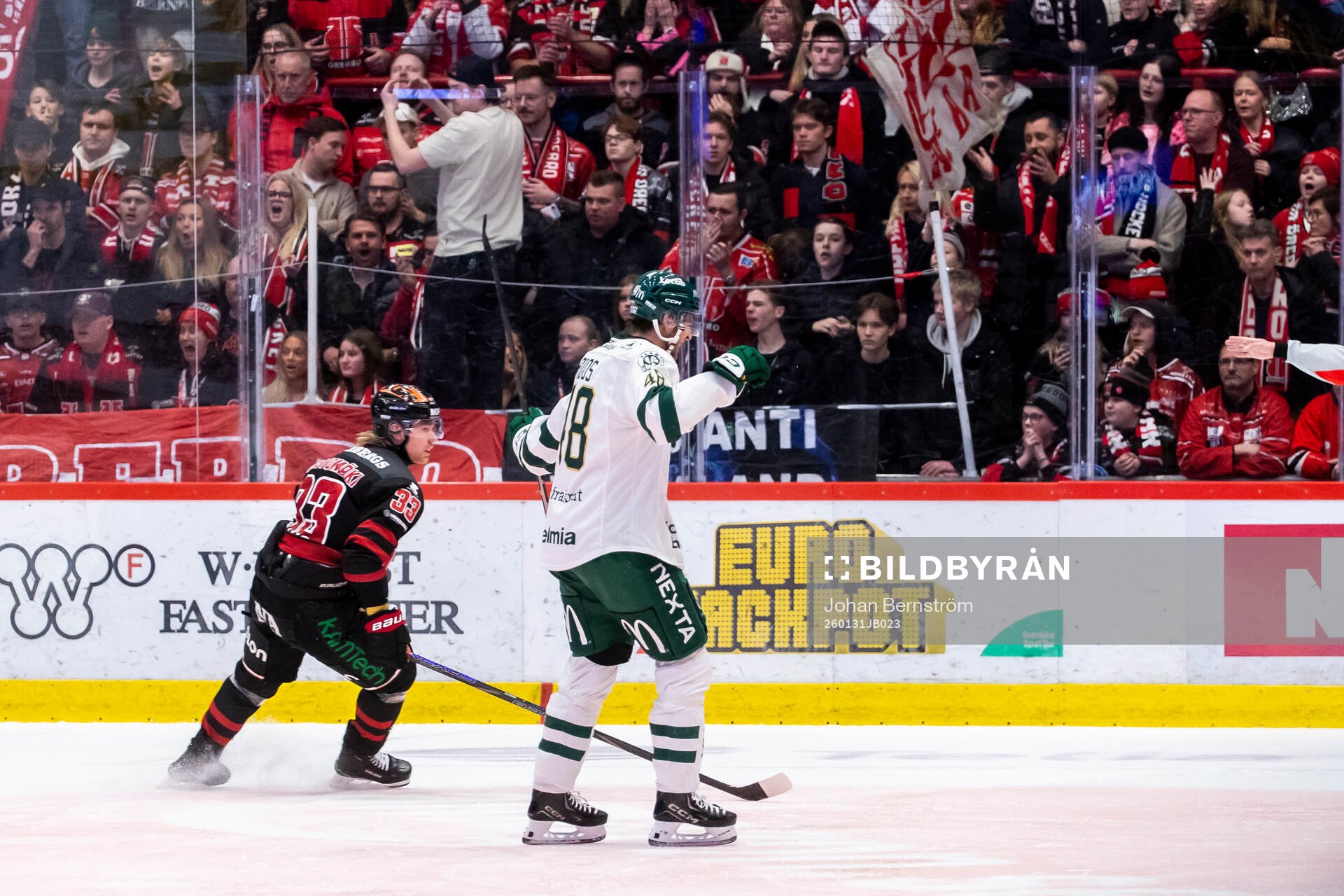 Färjestads Filip Roos jublar