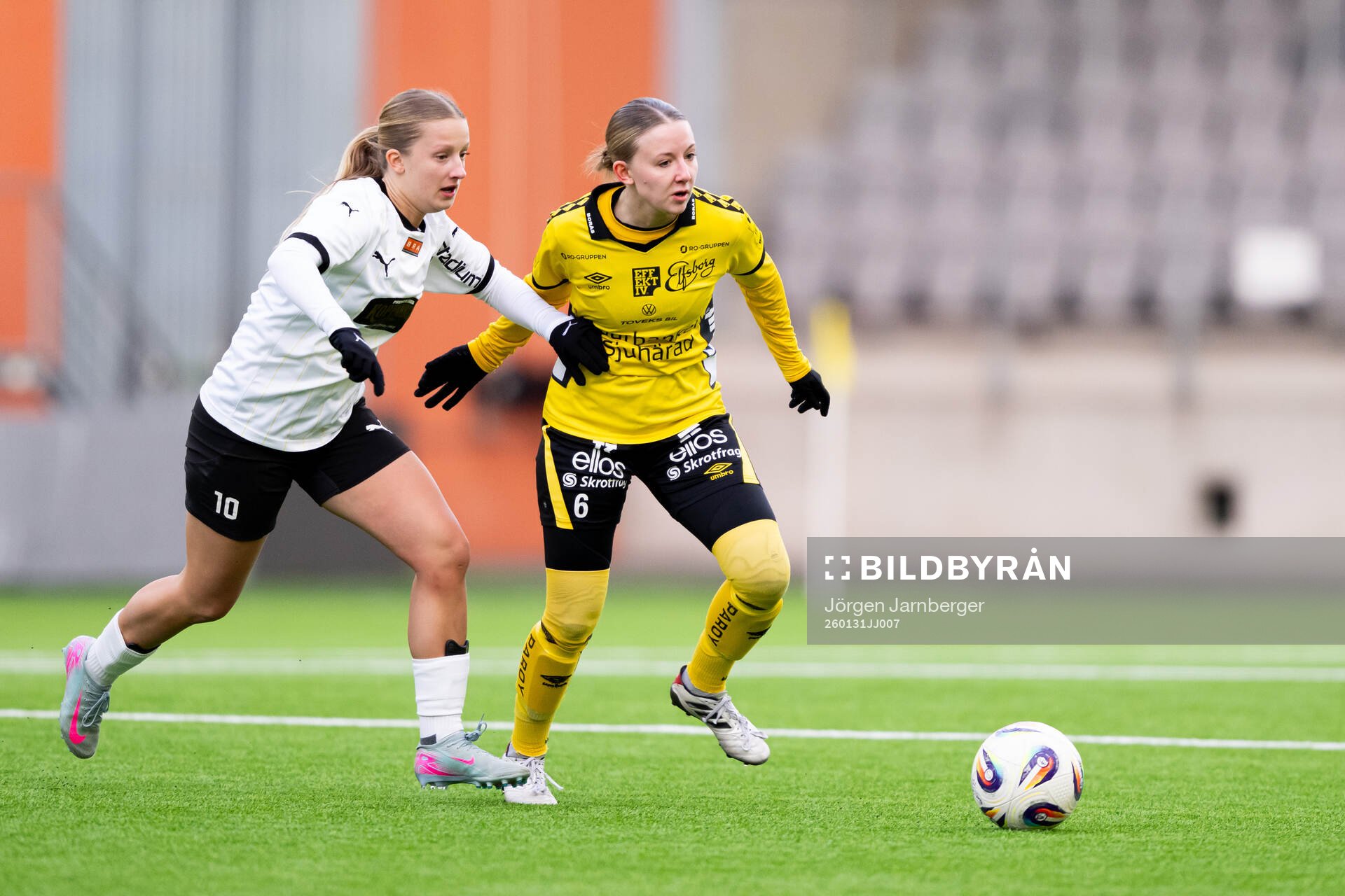 Häckens Emilia Migas och Elfsborgs Hanna Gunnarsson