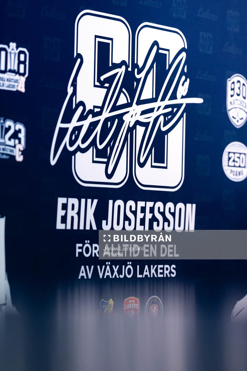 Vepa med Växjös förra spelare Erik Josefsson