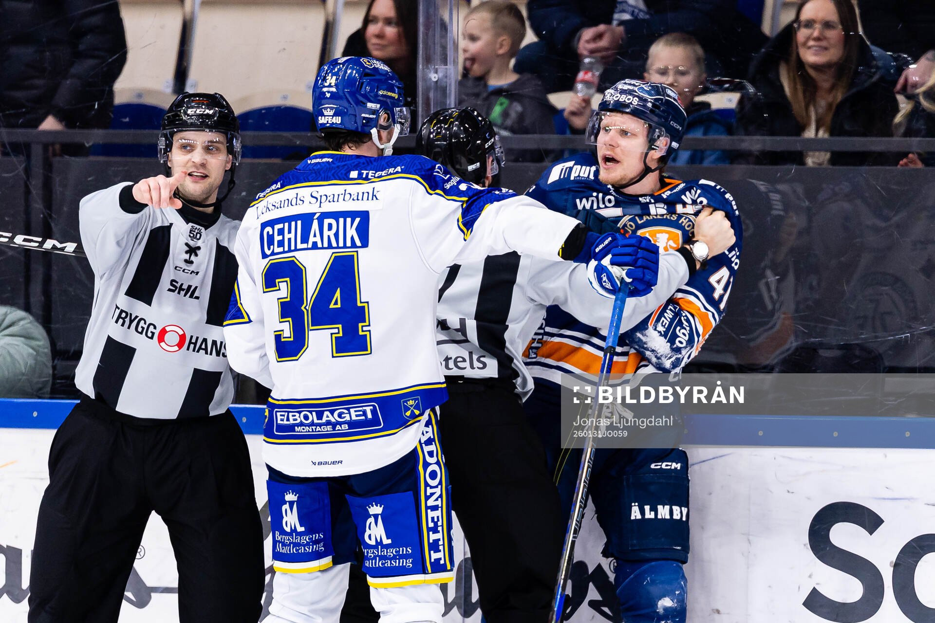 Irriterat mellan Leksands Peter Cehlarik och Växjös