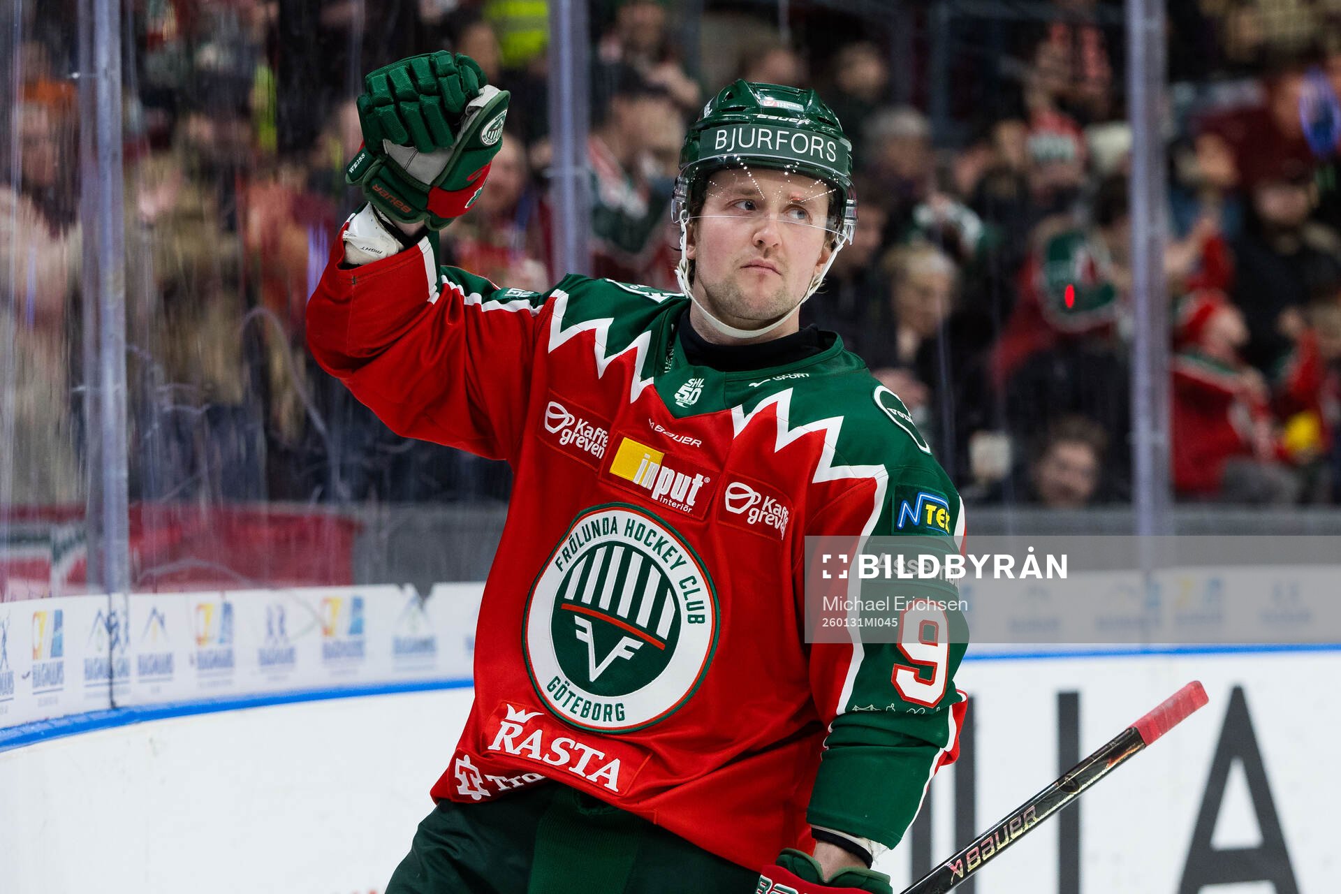 Frölundas Linus Weissbach jublar