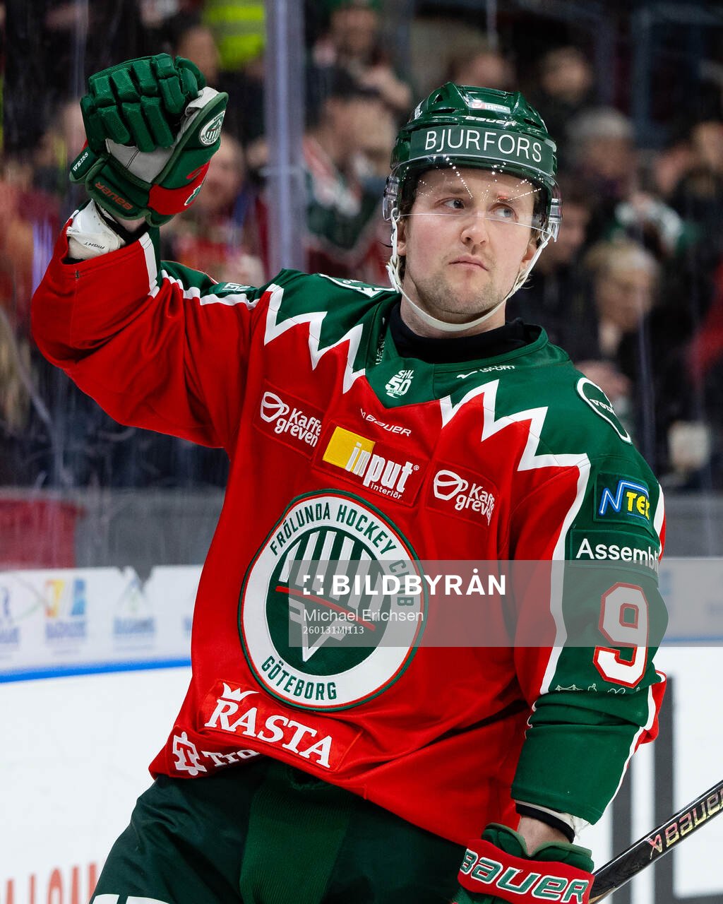 Frölundas Linus Weissbach jublar