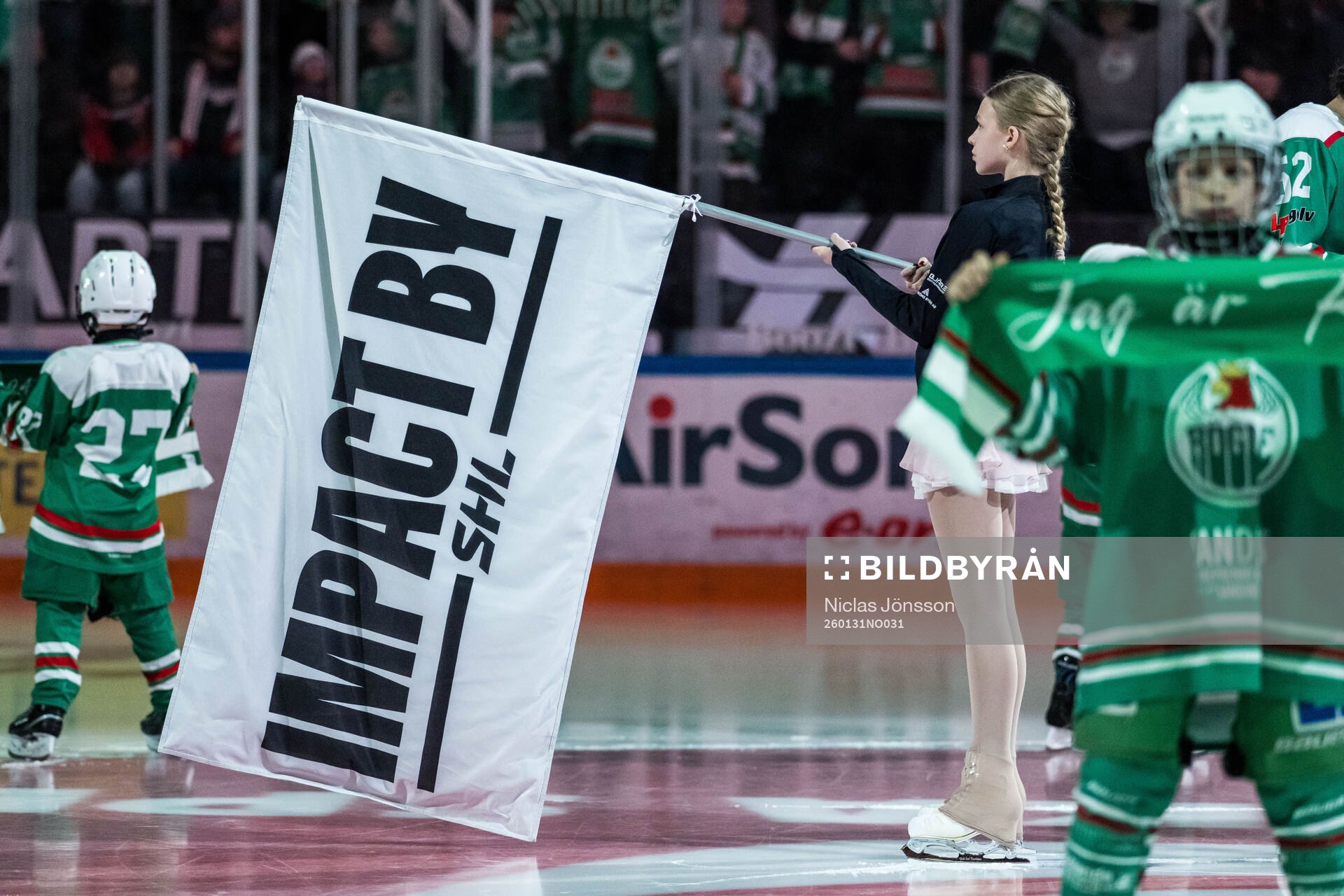 Flagga med texten Impact by SHL