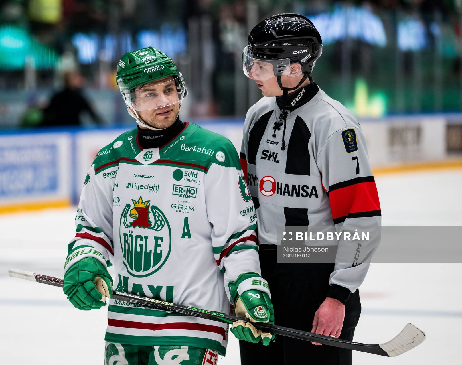 Rögles Leon Bristedt och Domare Christoffer Holm
