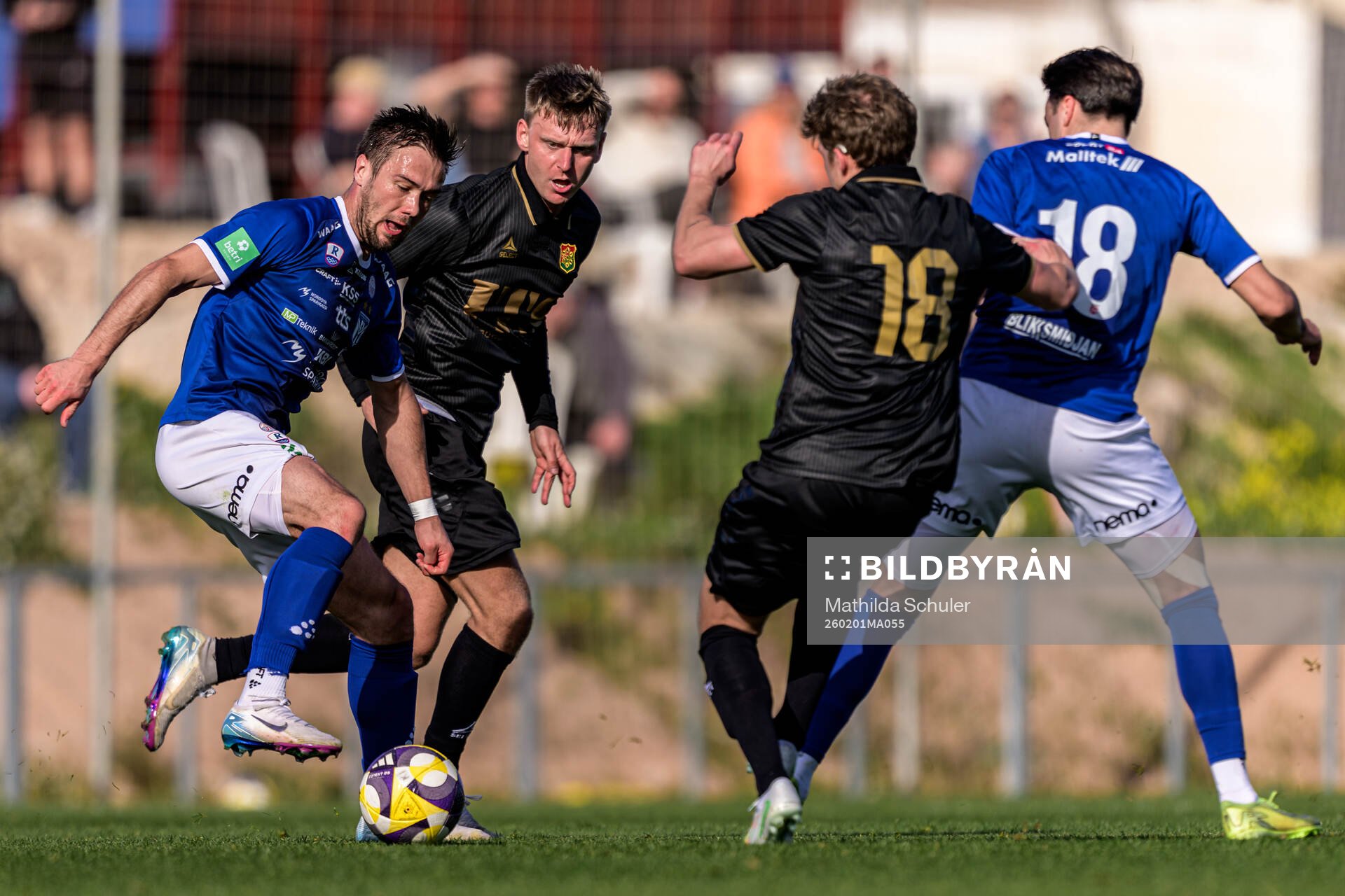 Hallur Hansson of Klaksvik and Joackim Fagerjord of GAIS