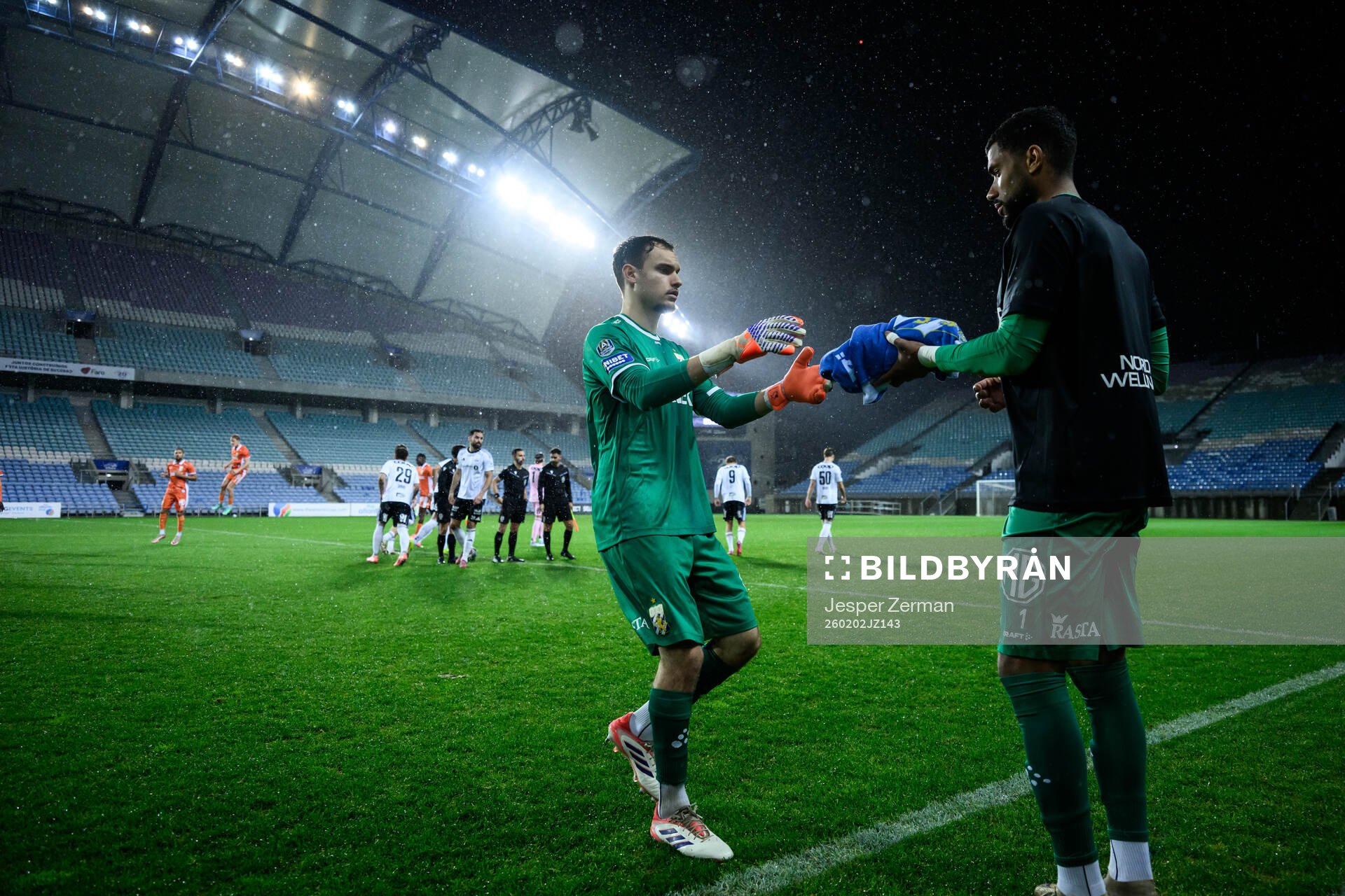 goalkeeper Elis Bishesari and goalkeeper Jonathan Rasheed