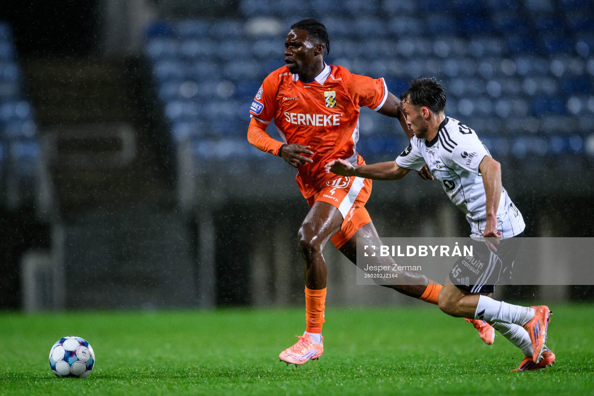 Rockson Yeboah of IFK Göteborg and Jesper Reitan-Sunde of