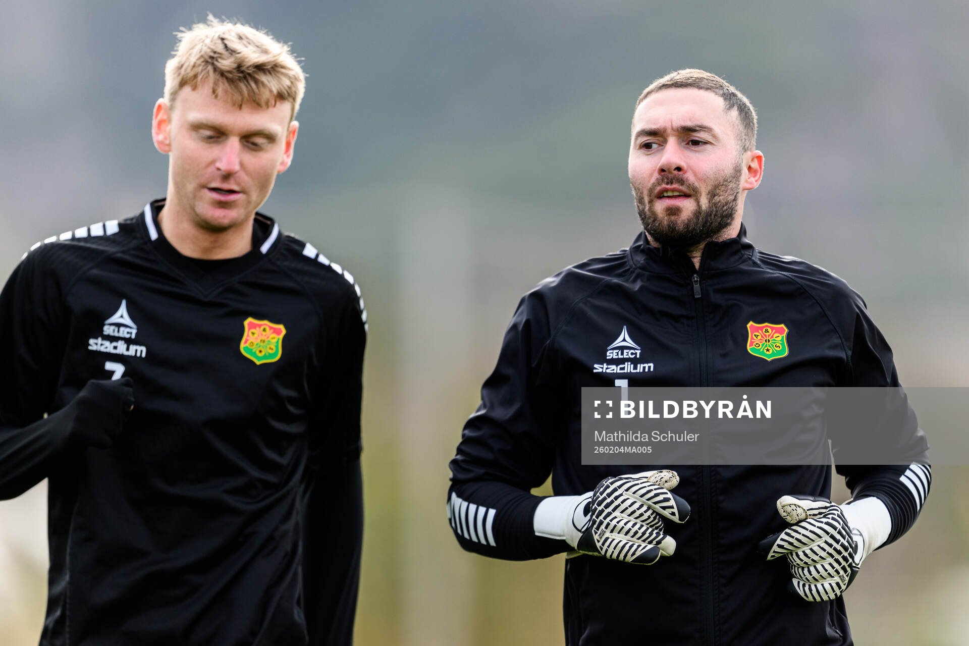 Målvakt Mergim Krasniqi  en fotbollsträning med GAIS