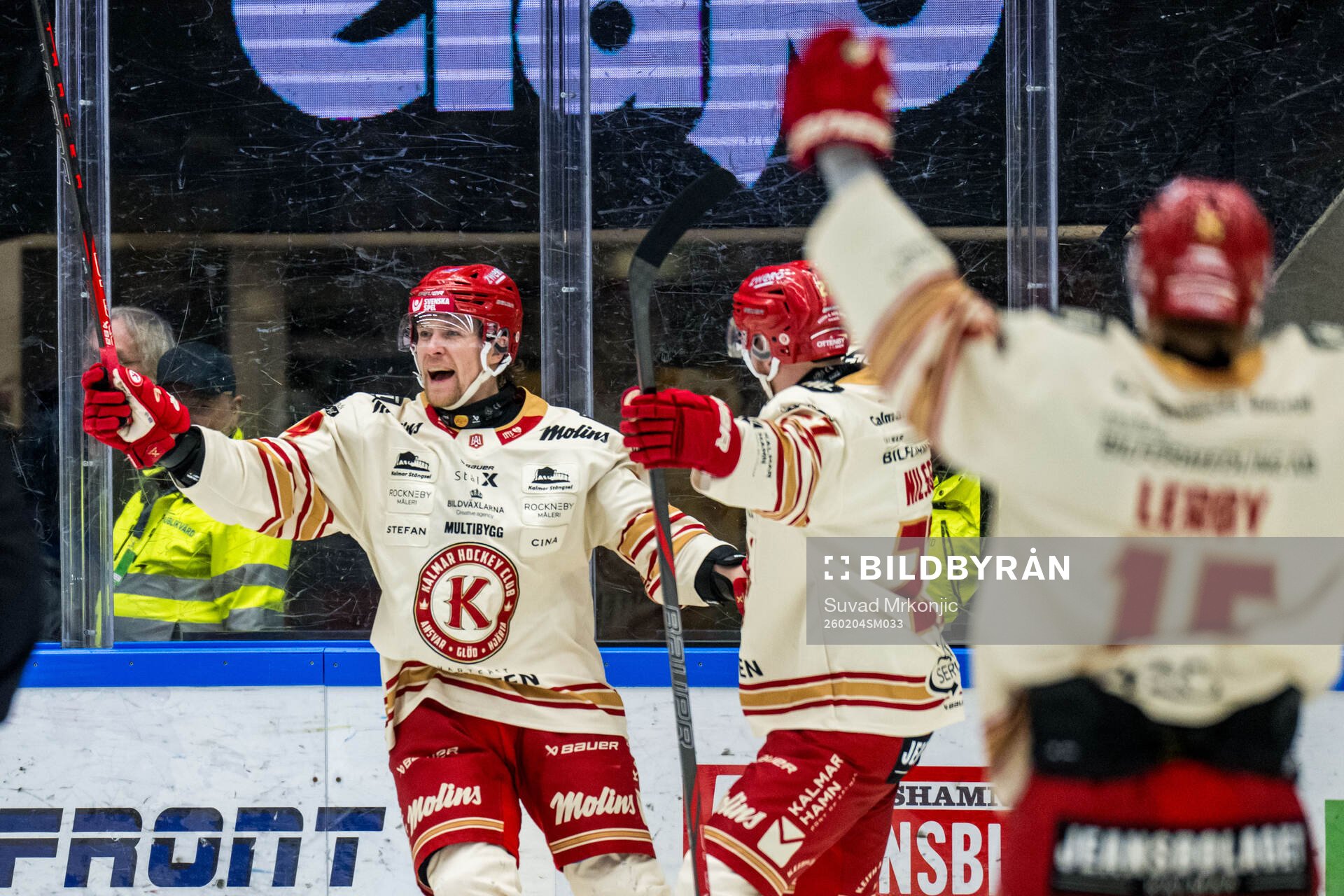 Kalmars Albin Storm jublar