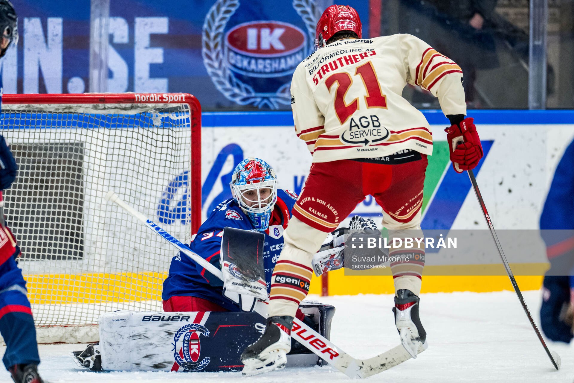 Oskarshamns målvakt Emil Vuorio och Kalmars Matthew