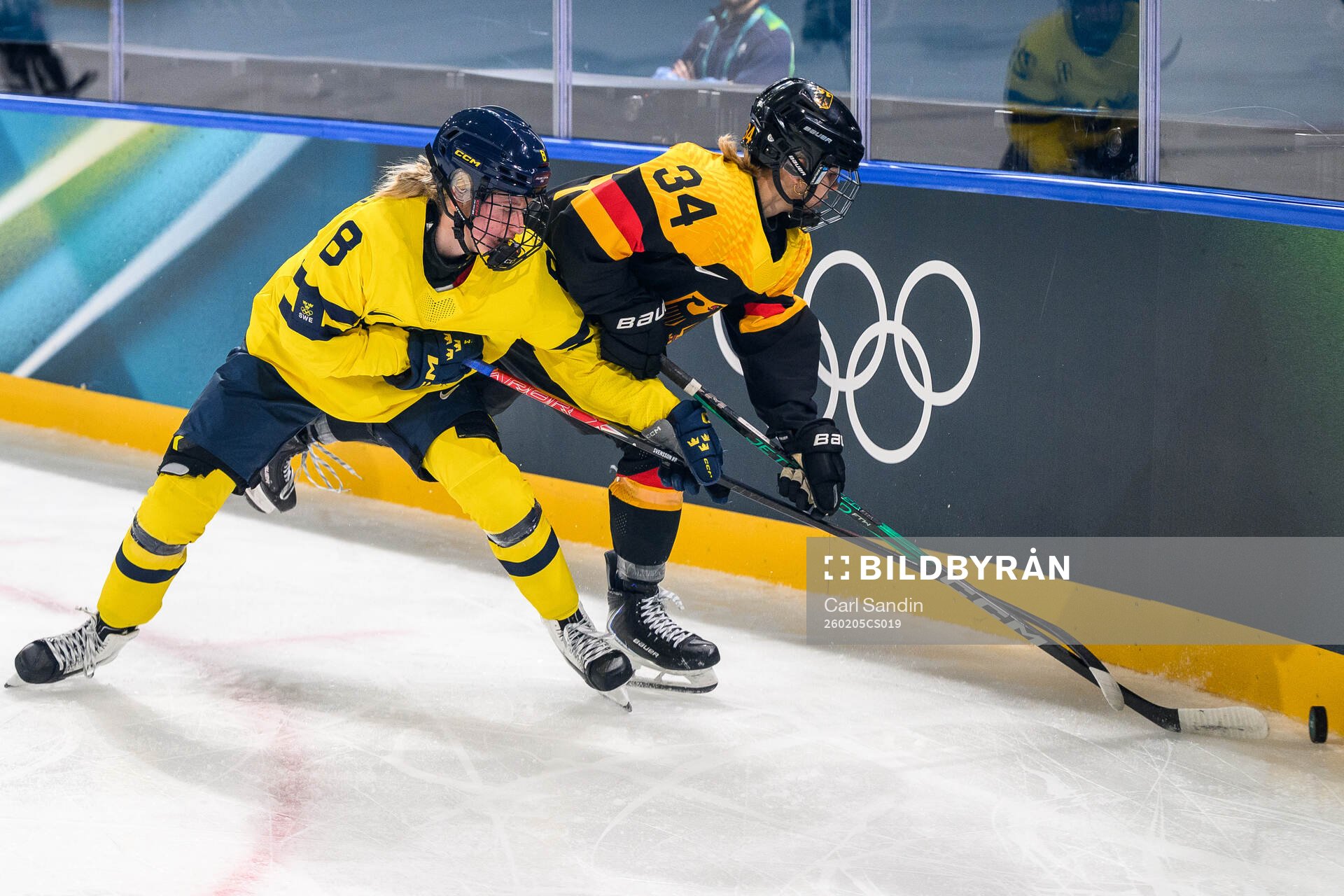 Hilda Svensson of Sweden and Celina Haider of Germany in