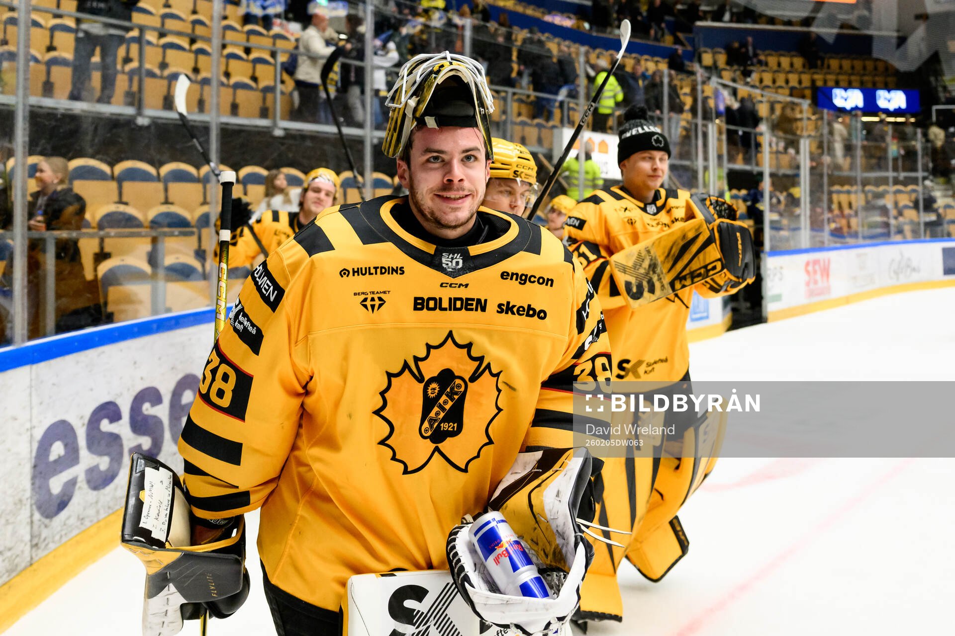 Skellefteås målvakt Strauss Mann jublar