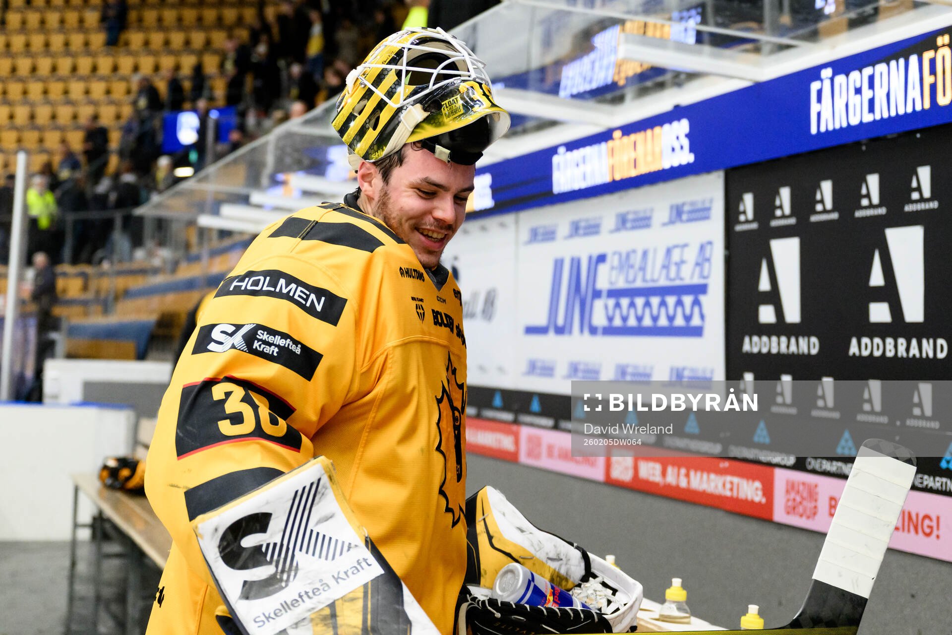 Skellefteås målvakt Strauss Mann jublar