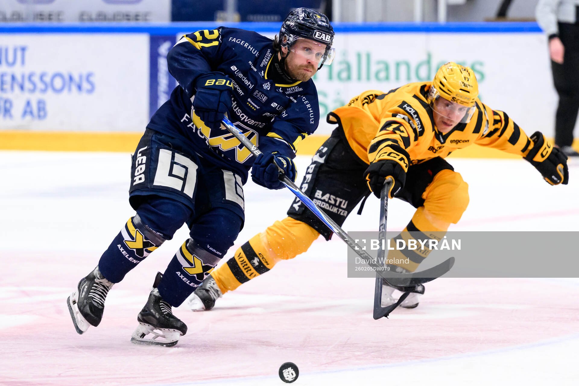 HV71s Mattias Tedenby och Skellefteås Pär Lindholm