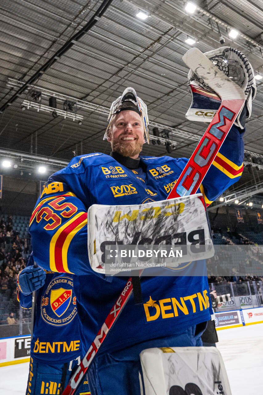 Djurgårdens målvakt Magnus Hellberg jubalr