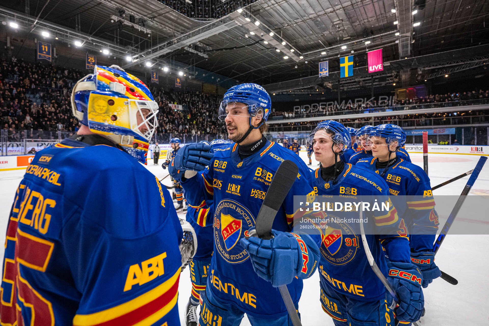 Djurgårdens målvakt Magnus Hellberg jublar med Valtteri