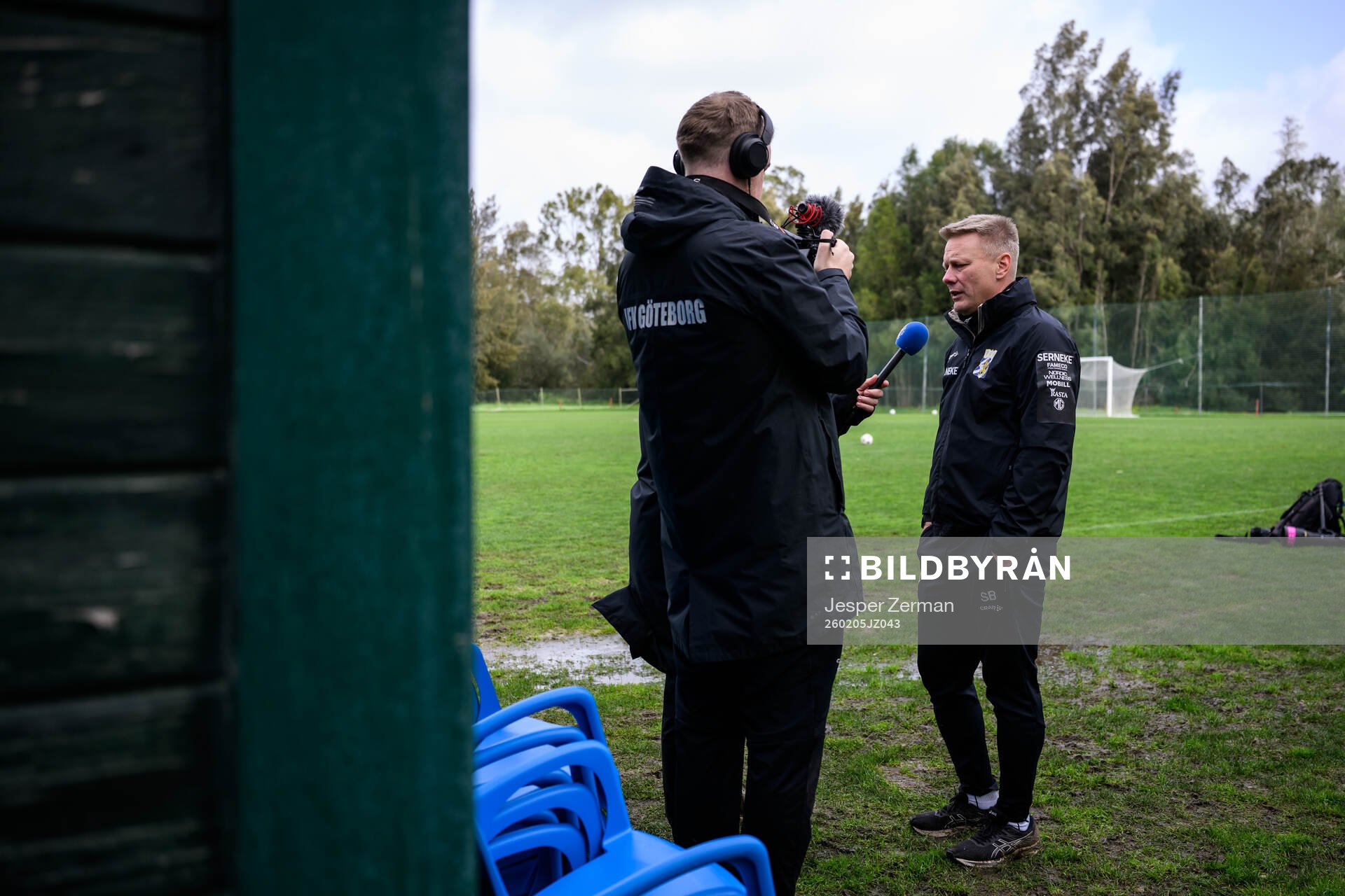 IFK Göteborgs tränare Stefan Billborn pratar med media