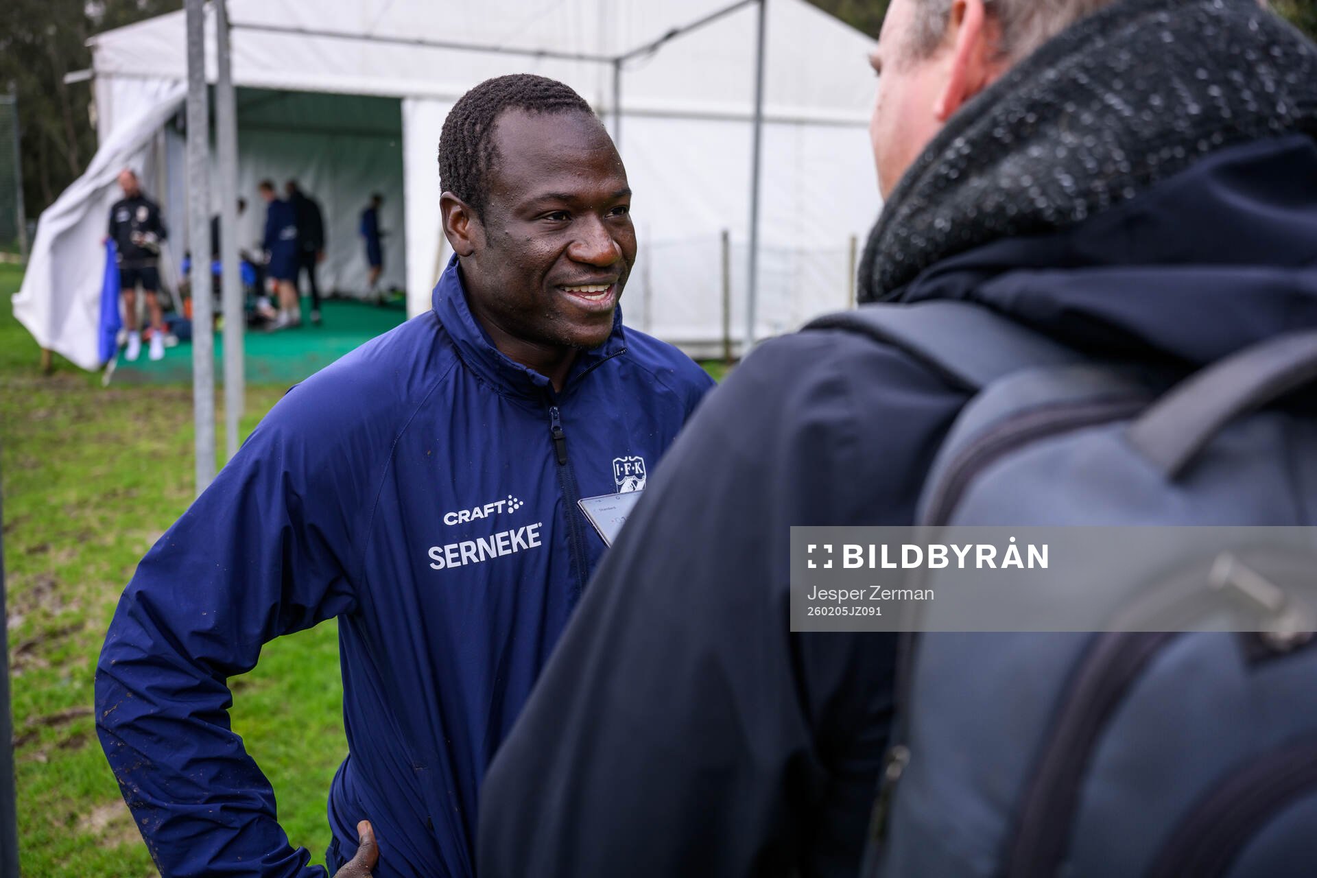 IFK Göteborgs Saidou Alioum Moubarak pratar med media