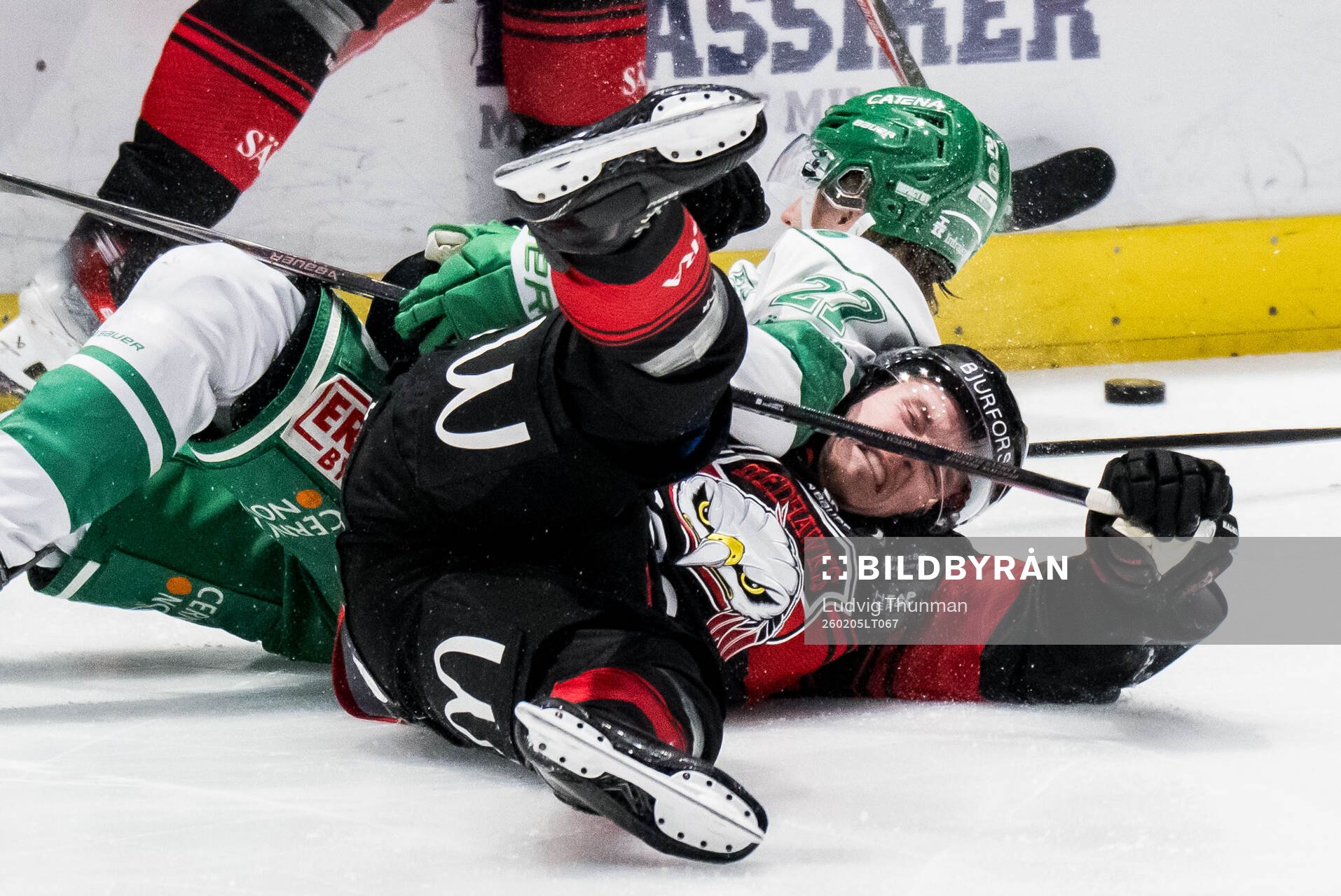 Rögles Linus Sjödin och Malmö Redhawks Linus Öberg