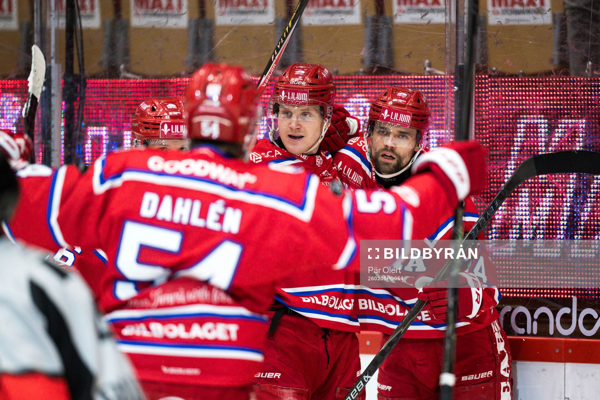 Timrås Sebastian Hartmann och Emil Pettersson jublar
