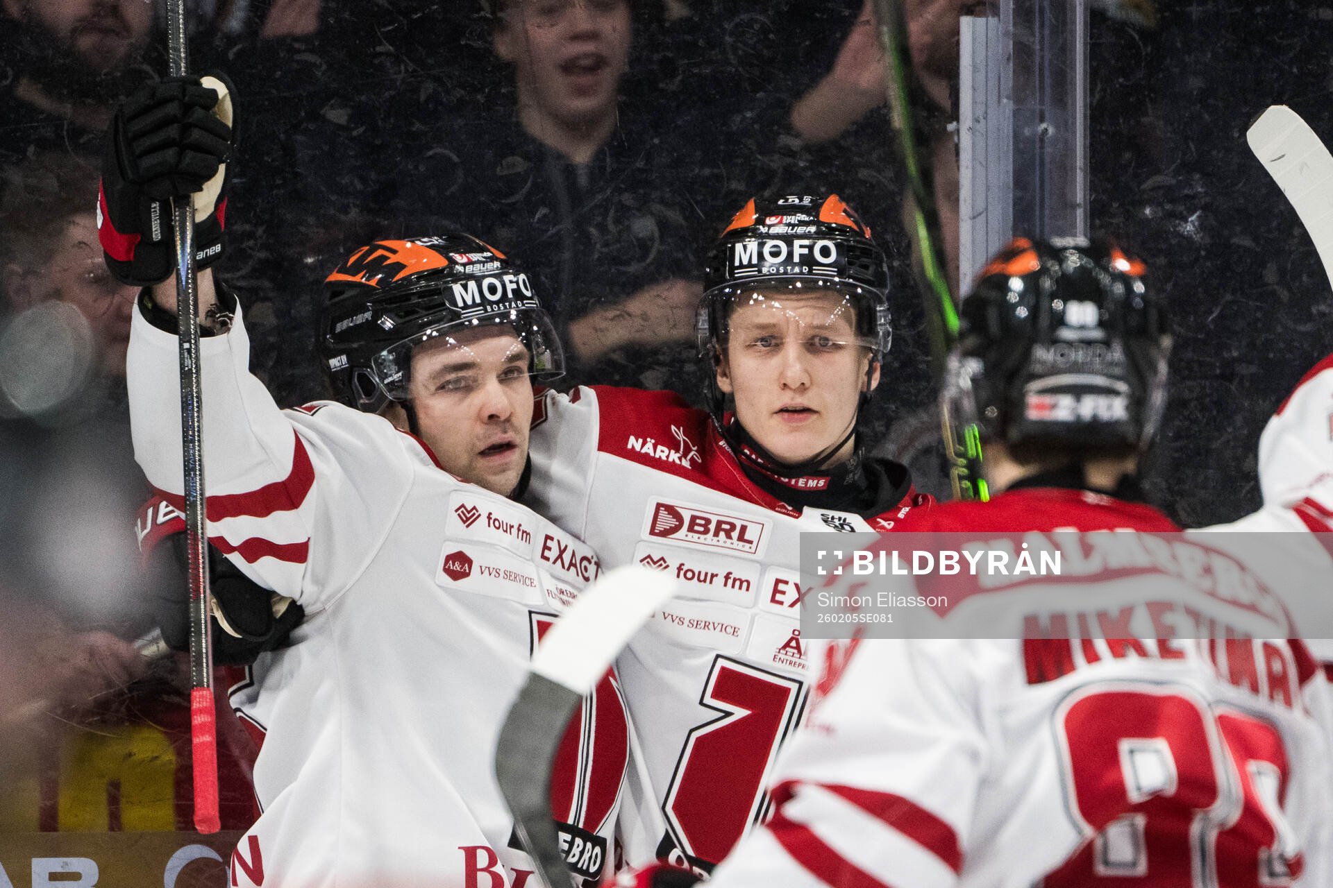 Örebros David Quenneville och Patrik Puistola jublar