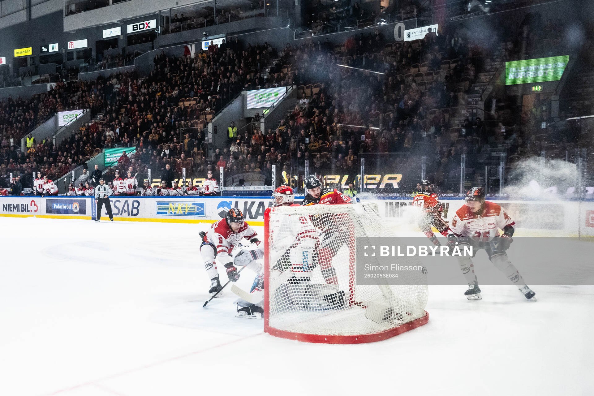 Luleås Oskari Laaksonen gör 2-0 bakom Örebros målvakt