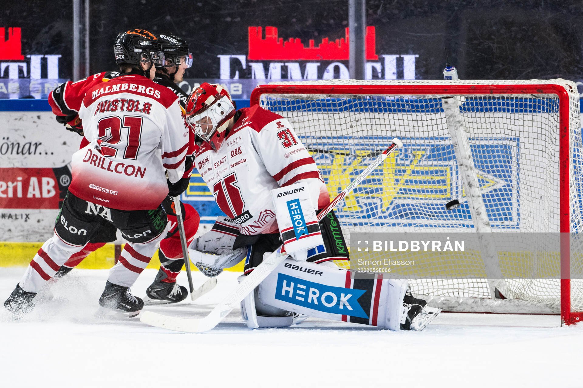 Luleås Markus Nurmi gör 4-2 på Örebros målvakt Jonas