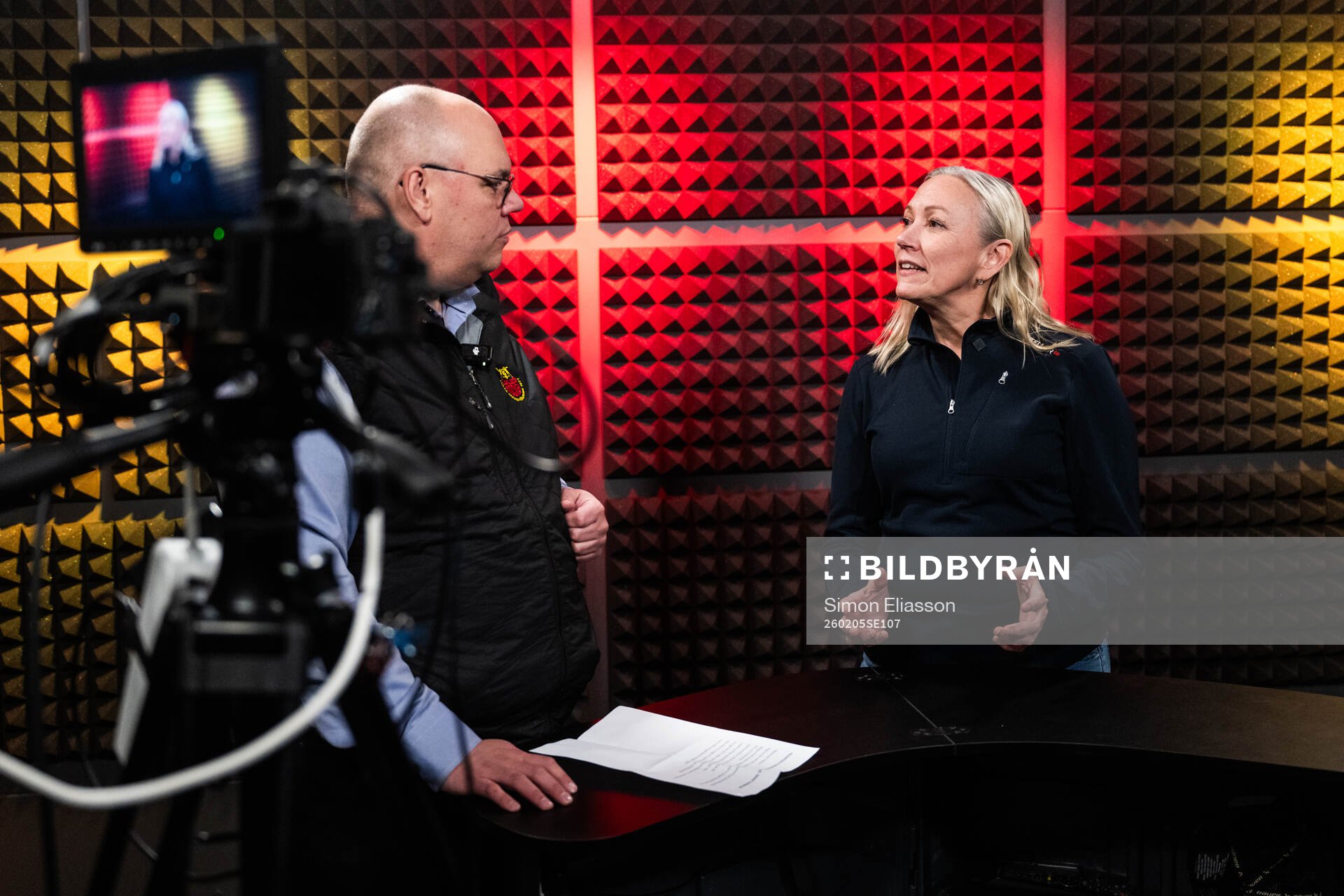 Luleås kommunikationschef Robert Hedlund intervjuar Helena