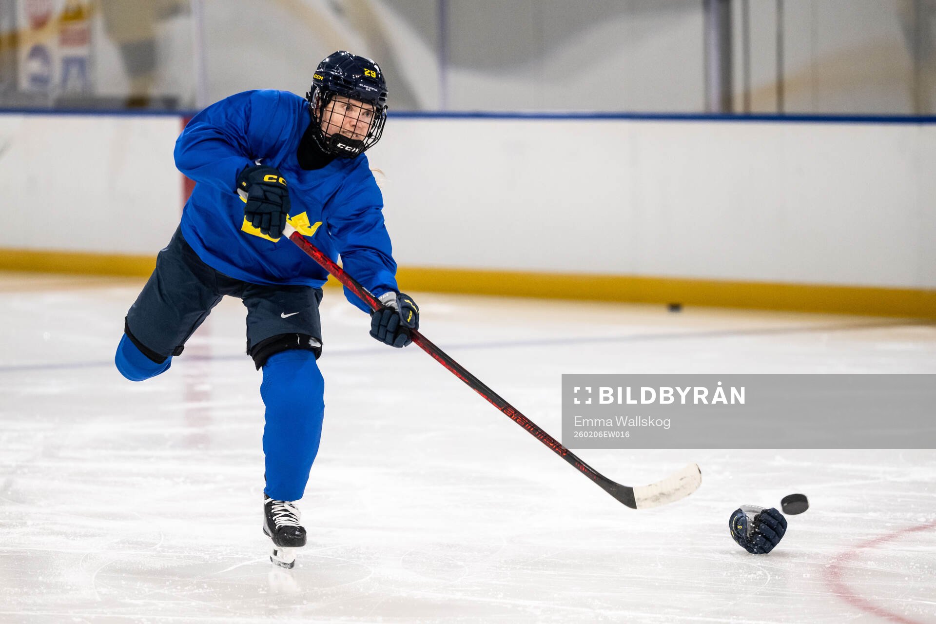 Felizia Wikner Zienkiewicz of Sweden at a ice hockey