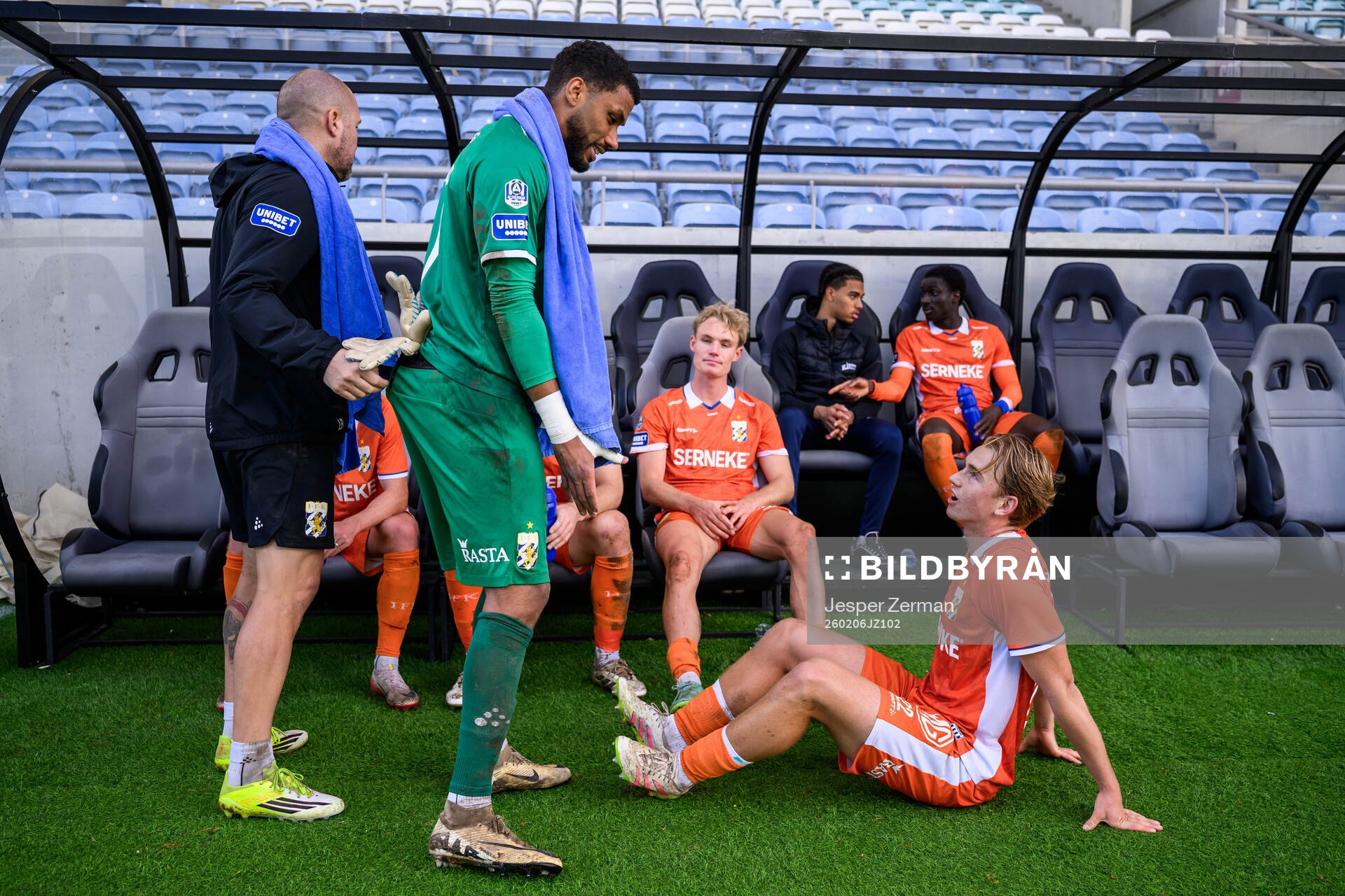 Goalkeeper coach Lee Baxter, goalkeeper Jonathan Rasheed