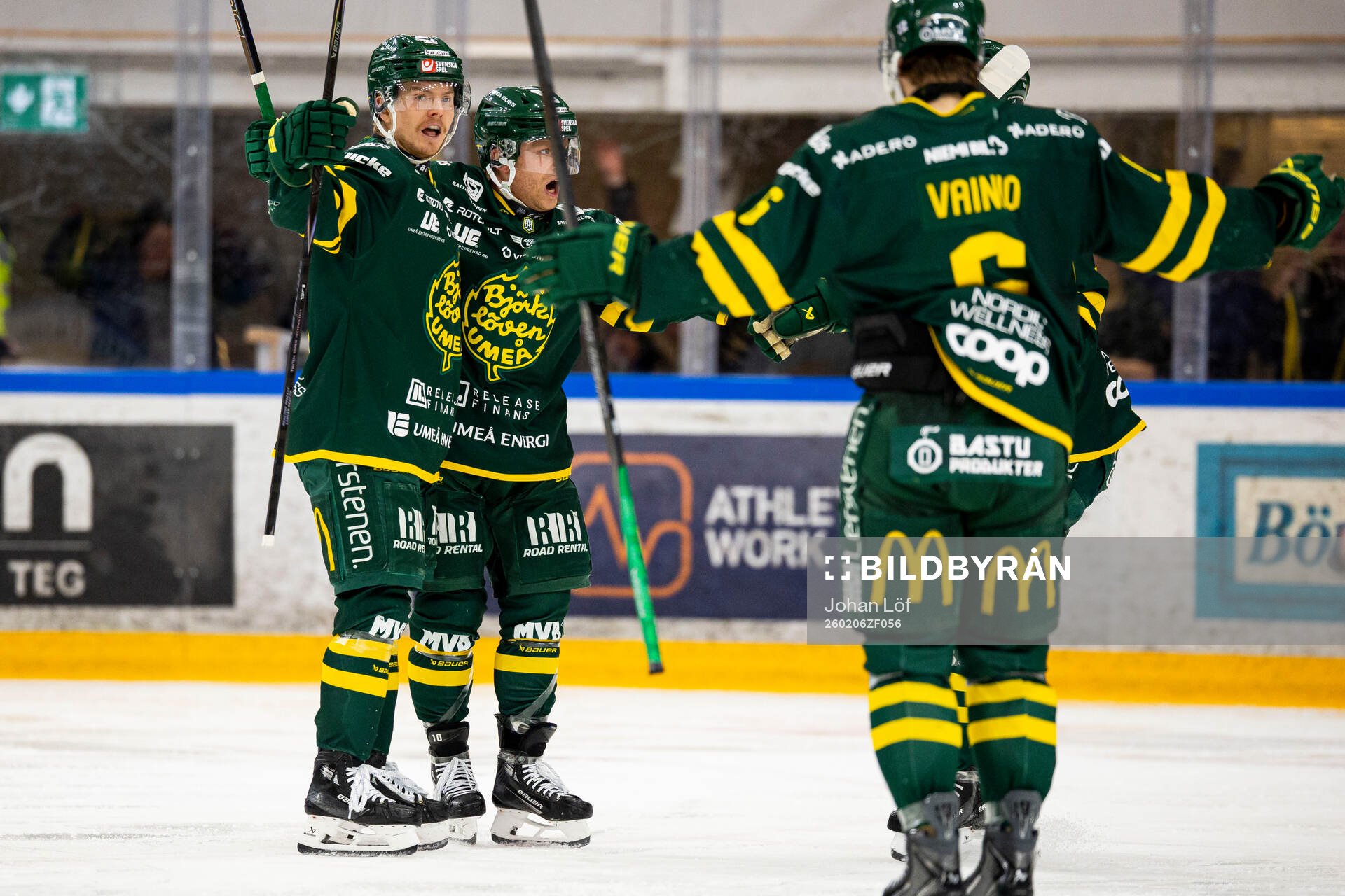 Björklövens Axel Ottosson jublar