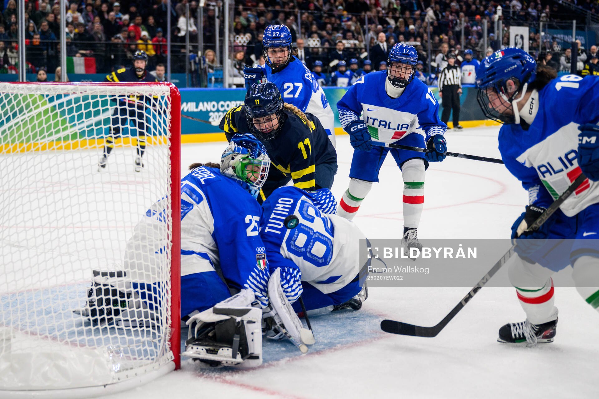Josefin Bouveng of Sweden against goaltender Martina Fedel
