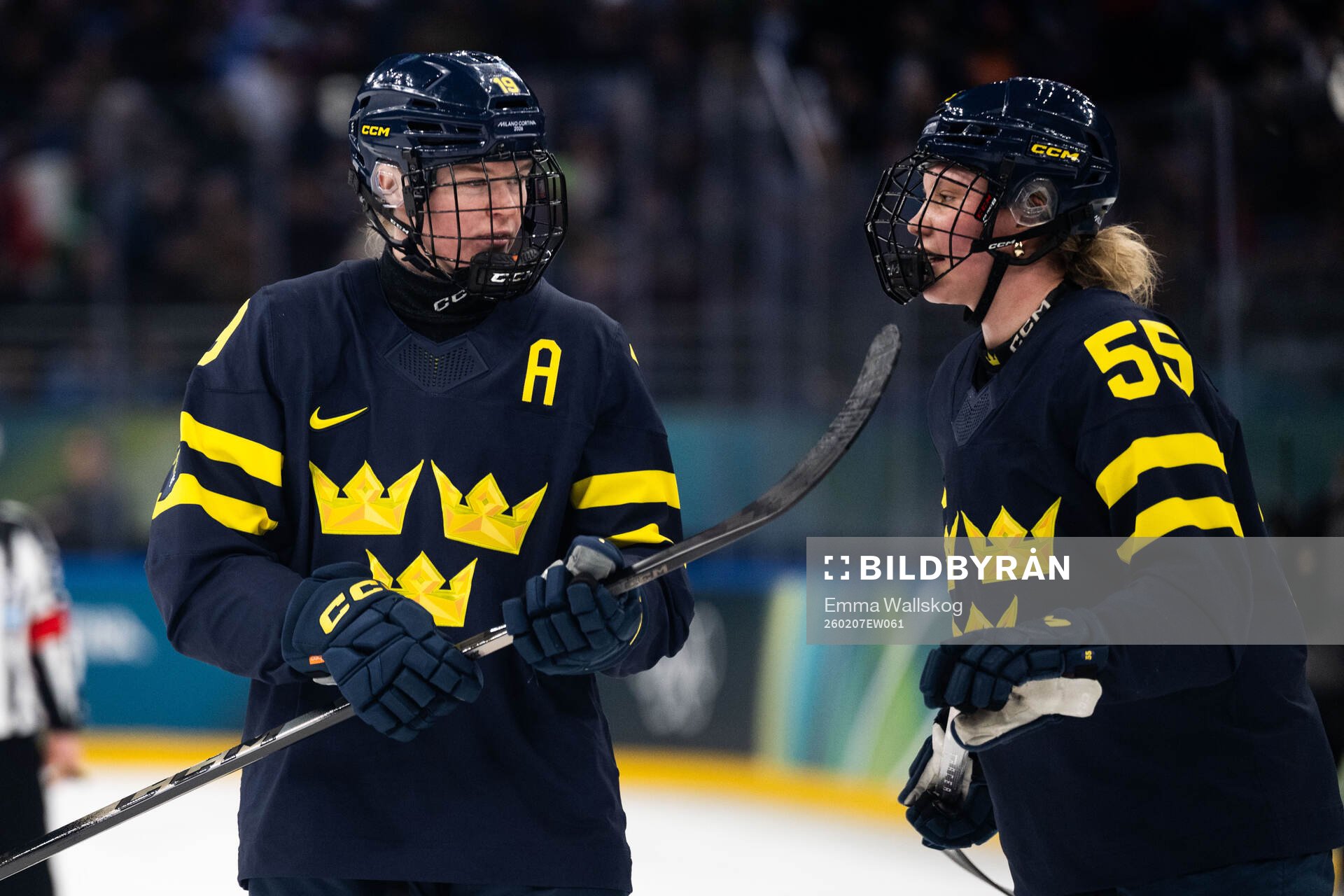 Sara Hjalmarsson and Jenna Raunio of Sweden in the women's