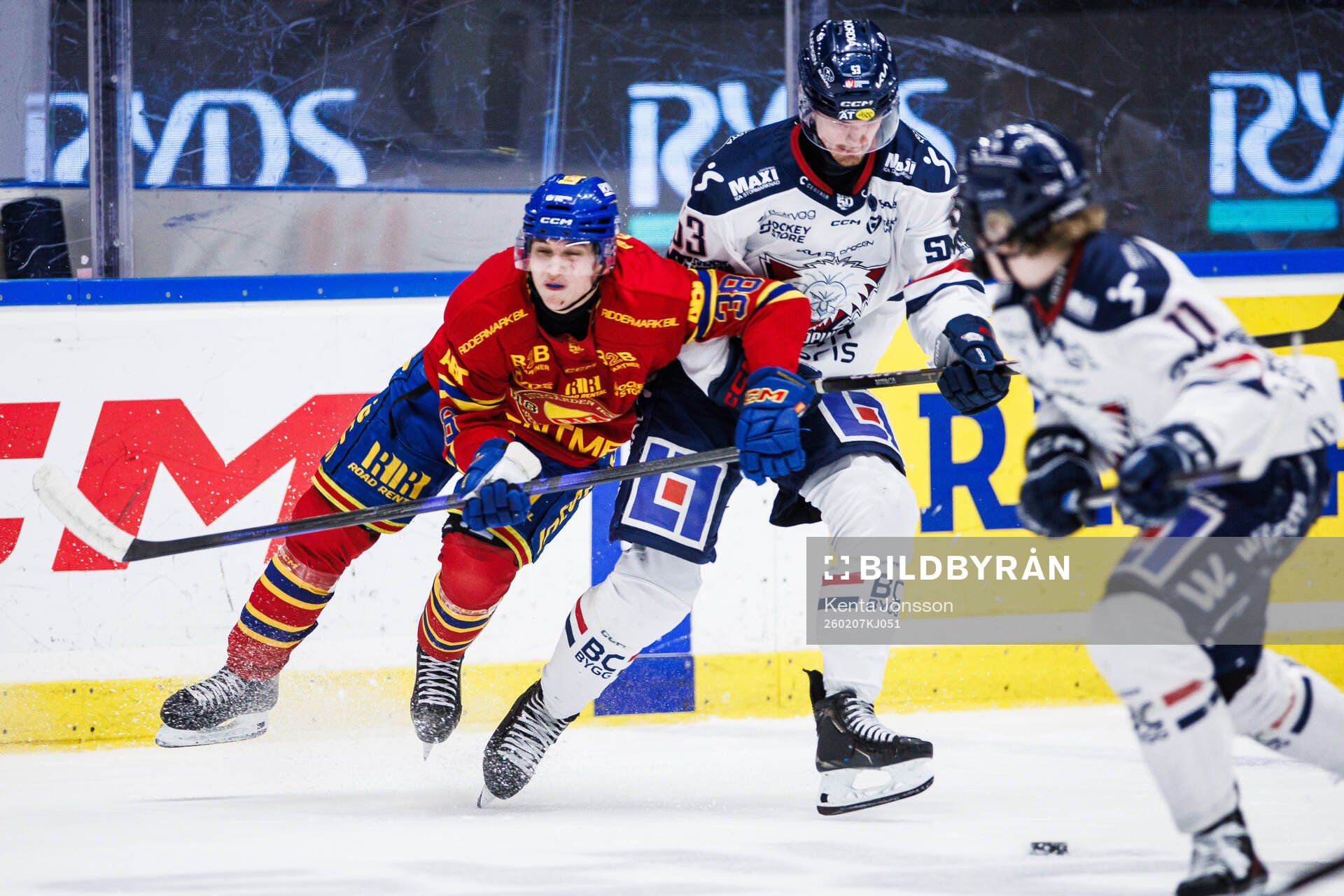 Djurgårdens Victor Eklund och Linköpings Adam Hofbauer