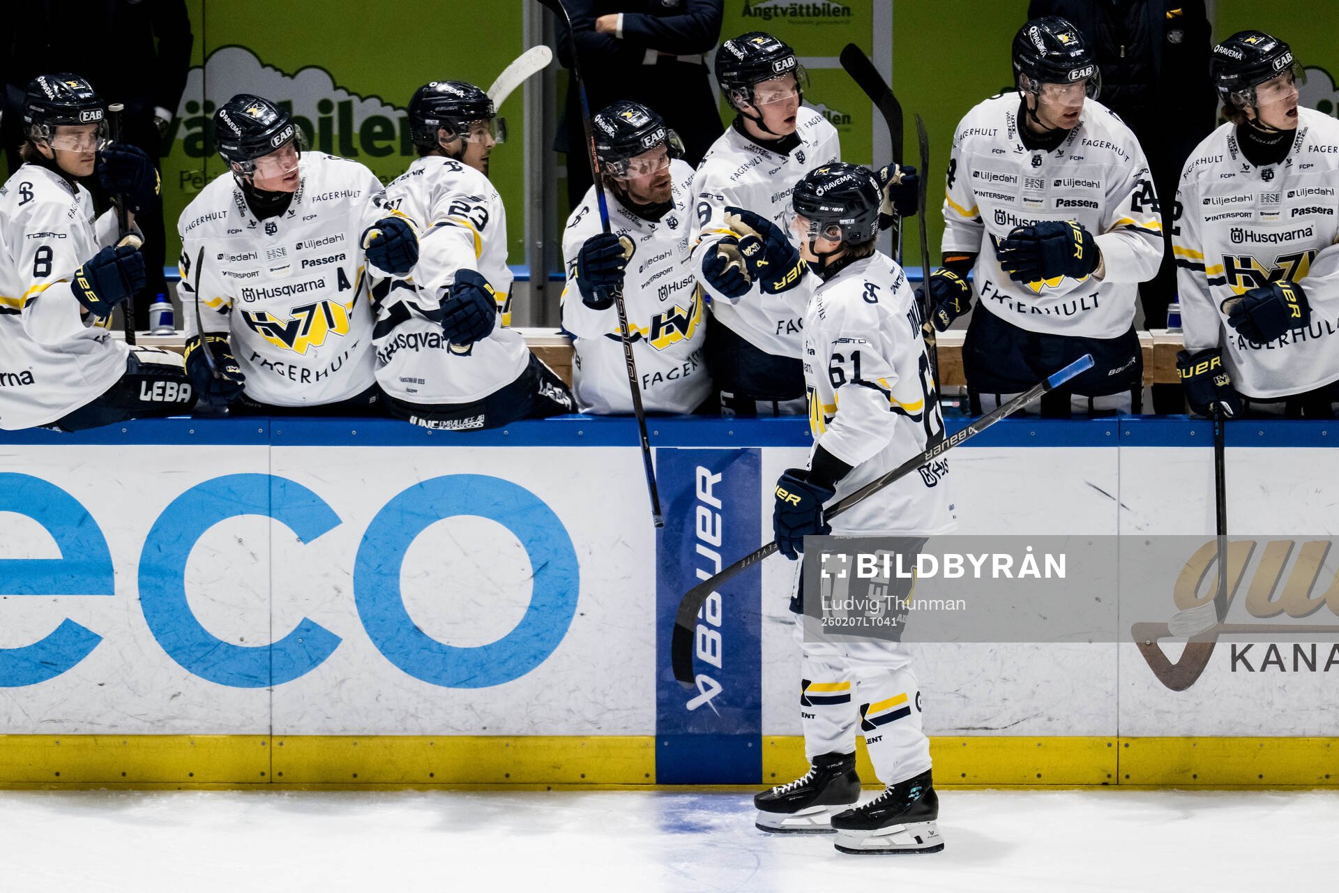 HV71s Axel Rindell jublar