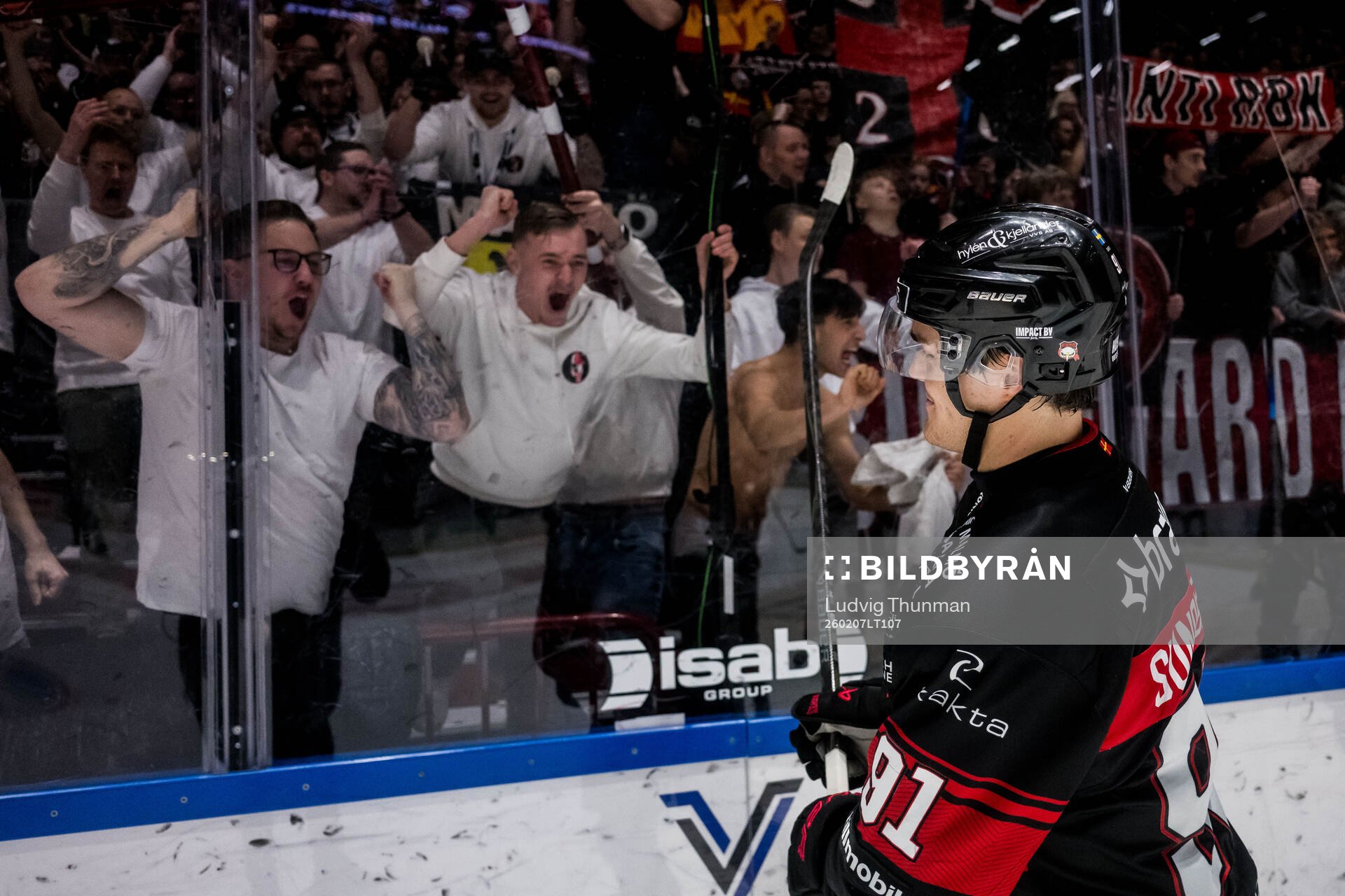 Malmö Redhawks Axel Sundberg jublar